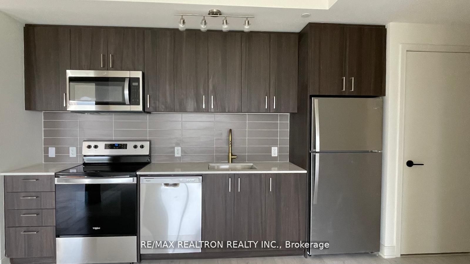 8010 Derry Road E 807