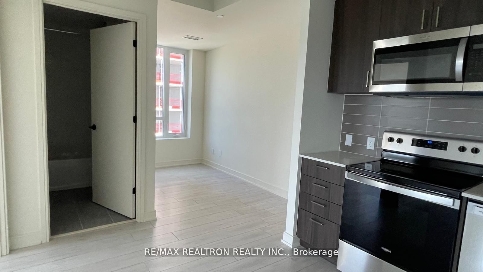 8010 Derry Road E 807