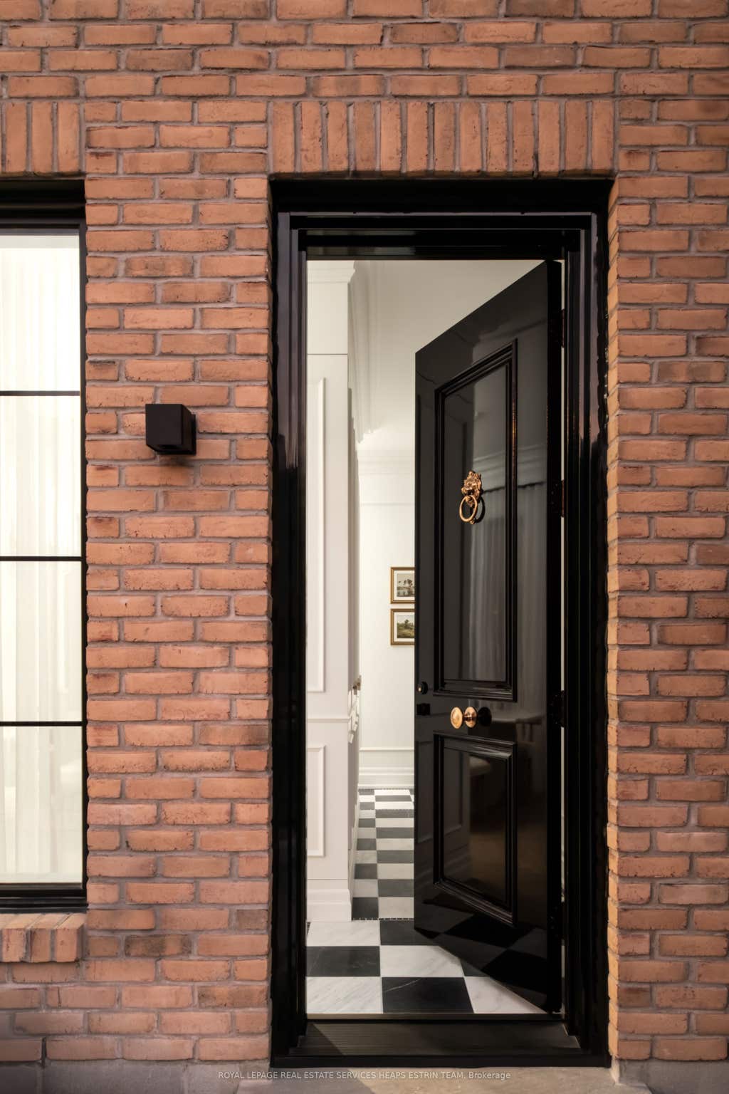 Photo of 23 Lippincott Street, Toronto, ON M5T 2R4 (MLS # C13220928)