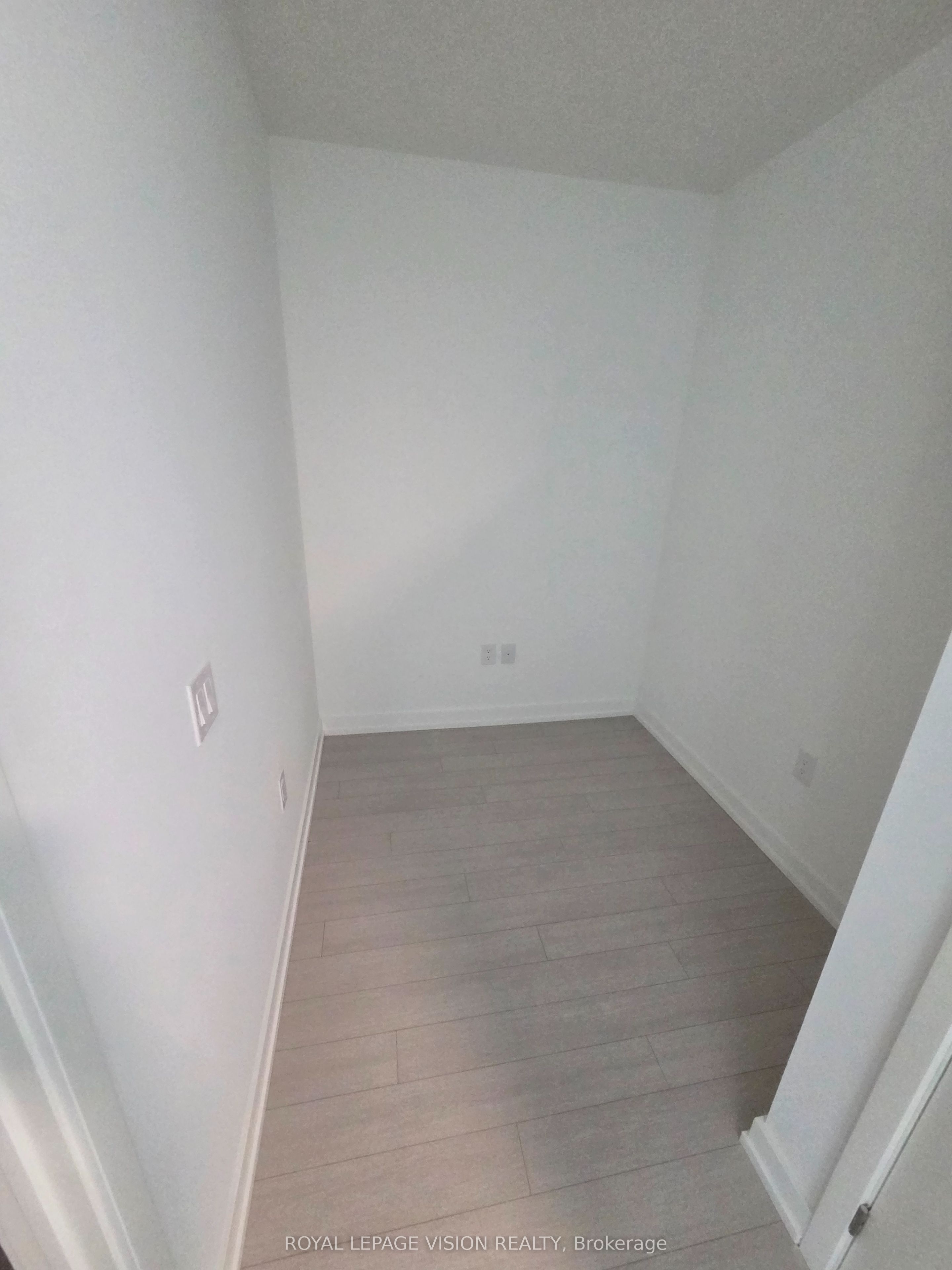 4010 Eglinton Avenue W 1116