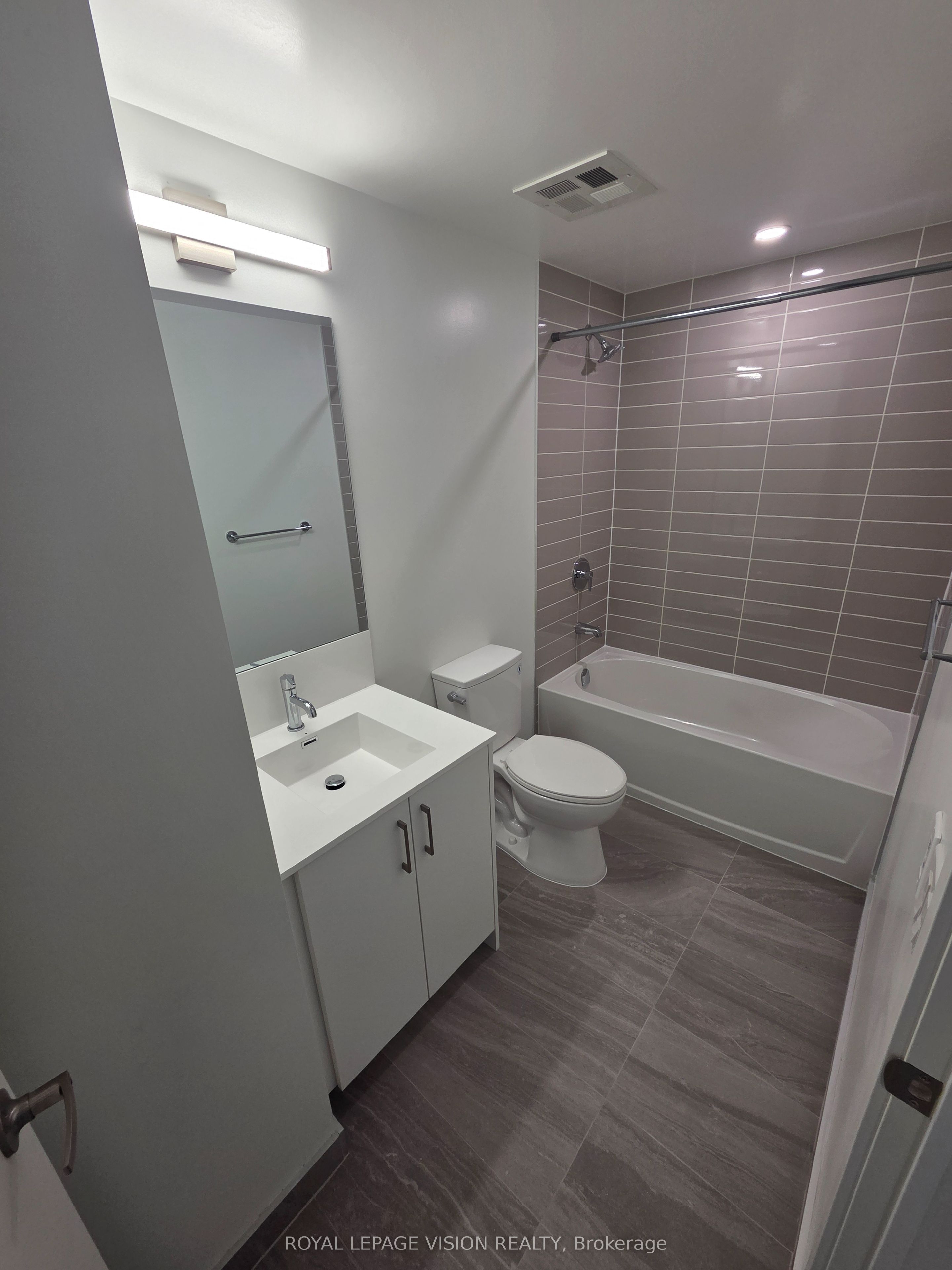 4010 Eglinton Avenue W 1116