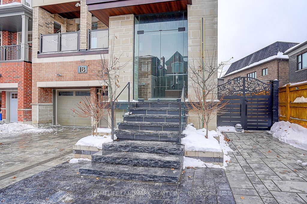 Photo of 18 Caine Street, Richmond Hill, ON L4S 0H2 (MLS # N12640906)
