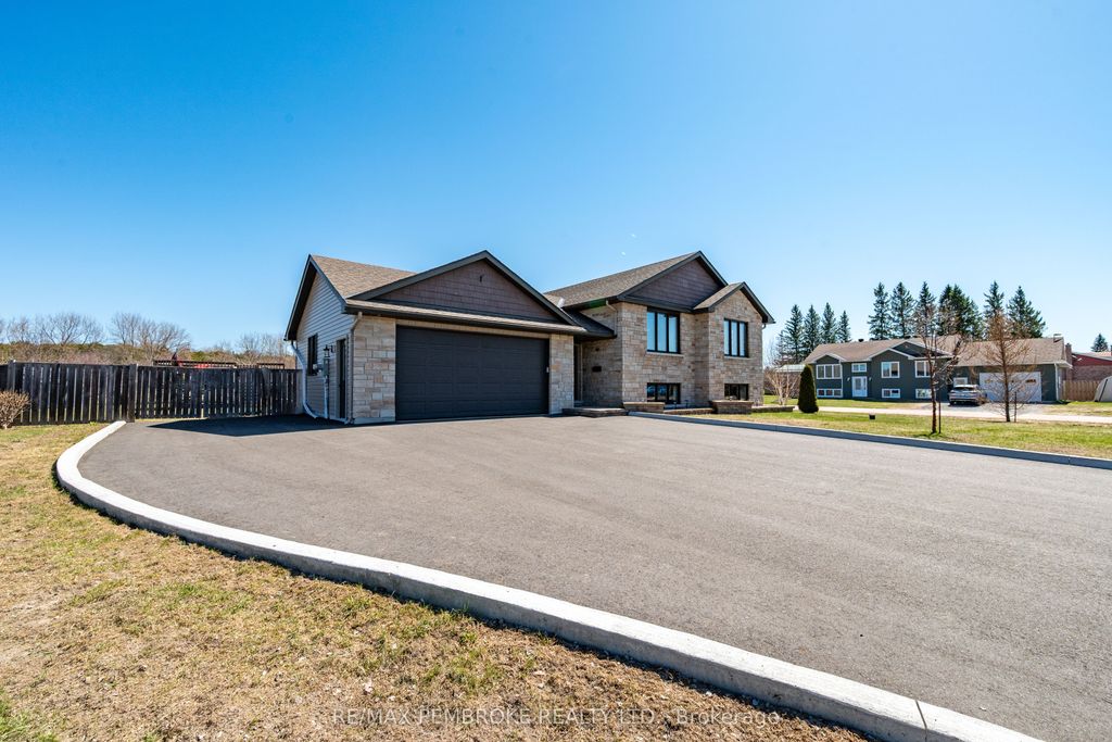 Photo of 34 Rapid Road, Whitewater Region, ON K0J 2L0 (MLS # X13044694)