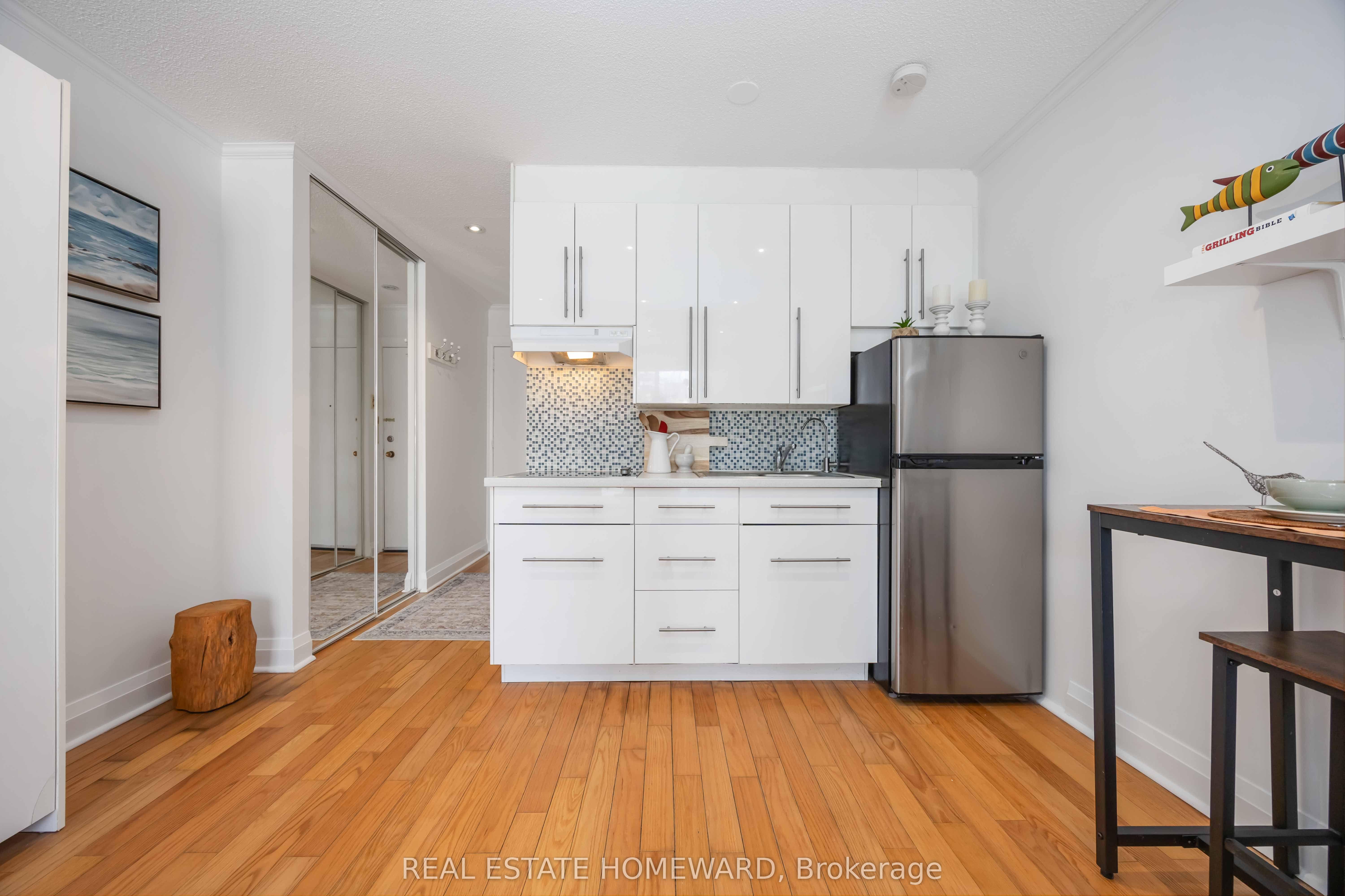 123 Woodbine Avenue 207