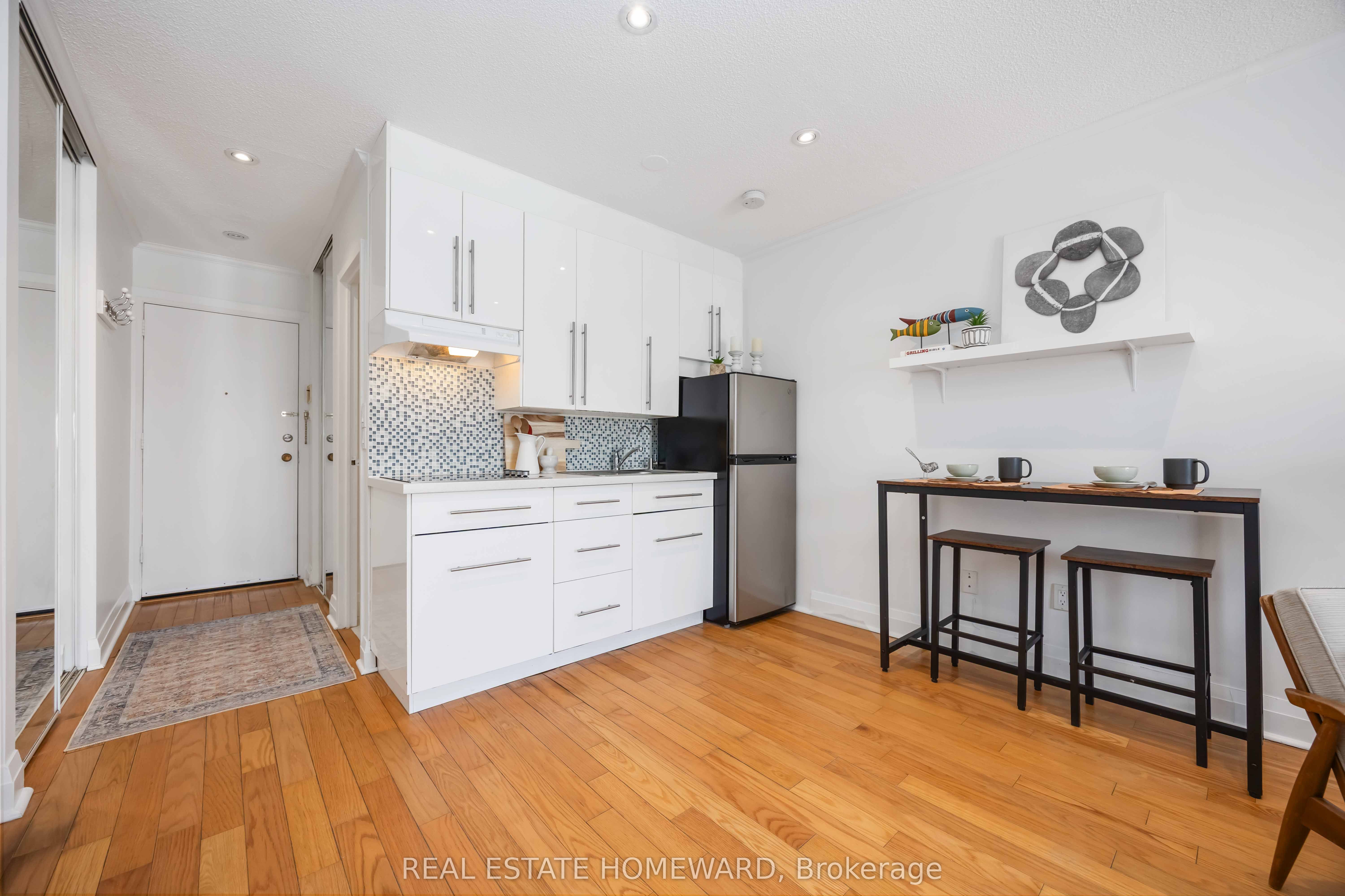 123 Woodbine Avenue 207