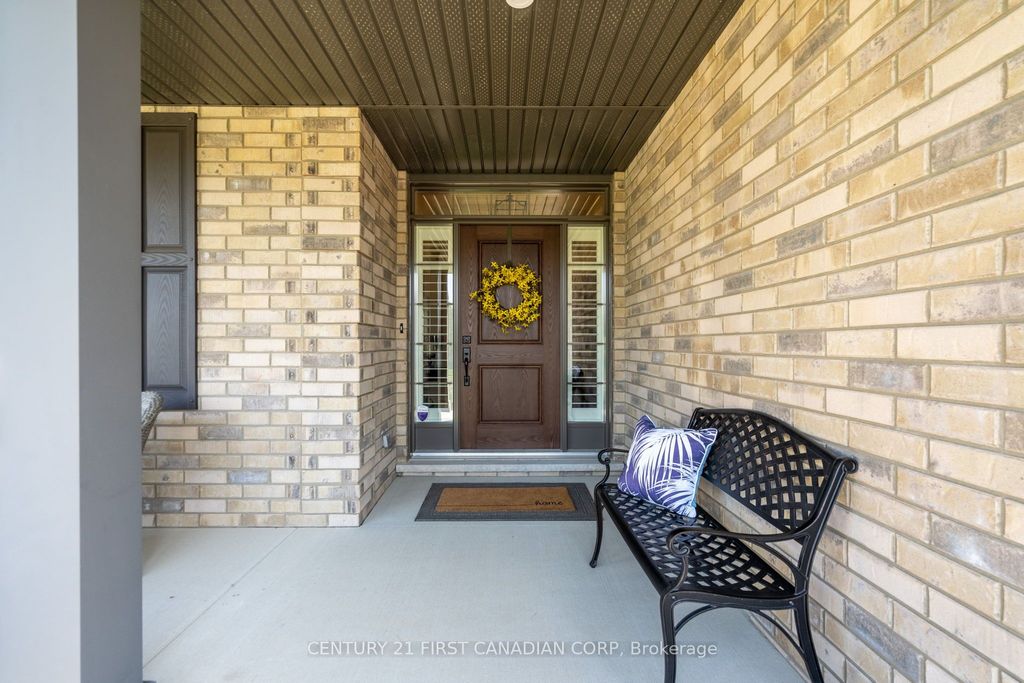 Photo of 2012 Lockwood Crescent, Strathroy-Caradoc, ON N0L 1W0 (MLS # X13054754)