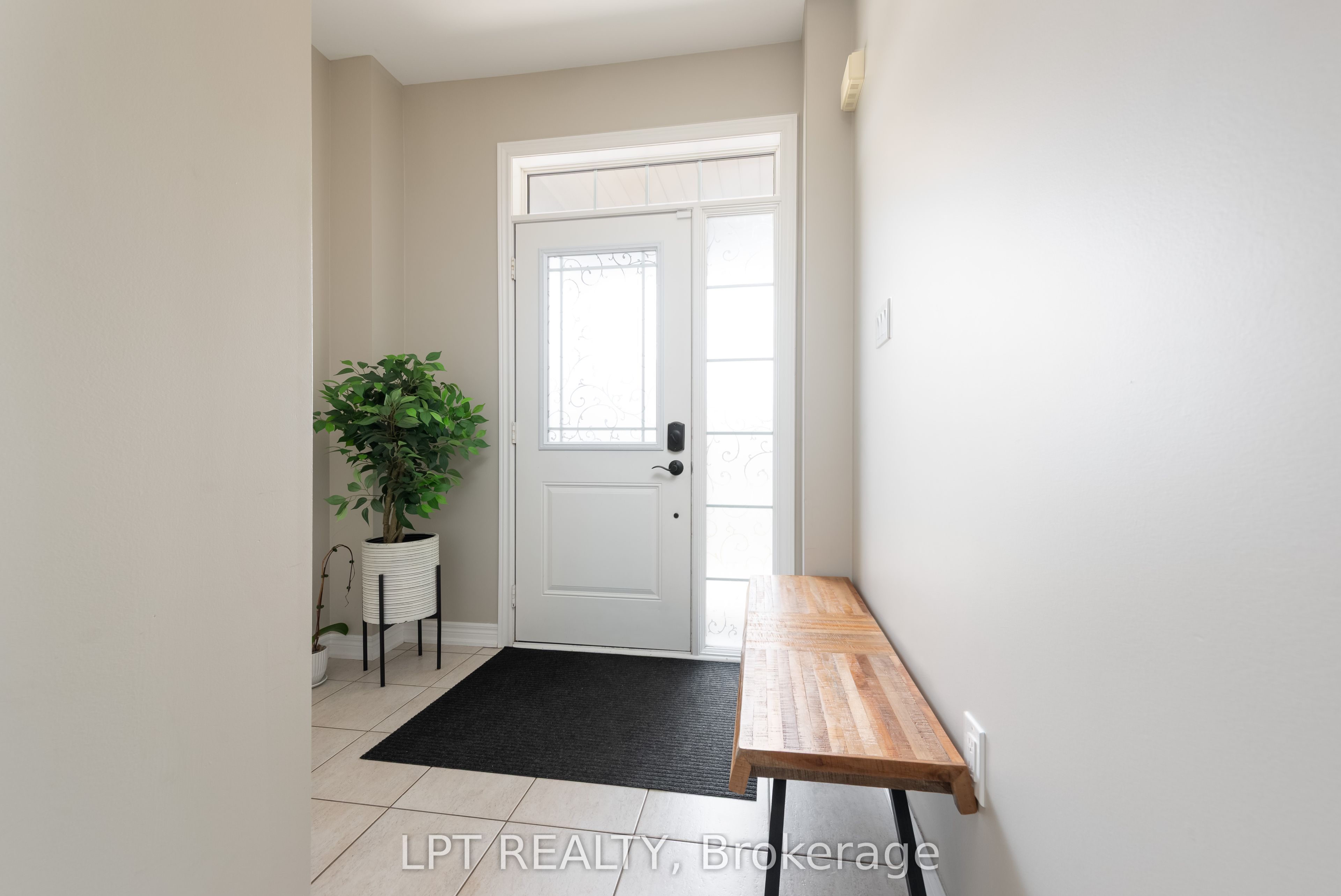 10 Mandley Street
