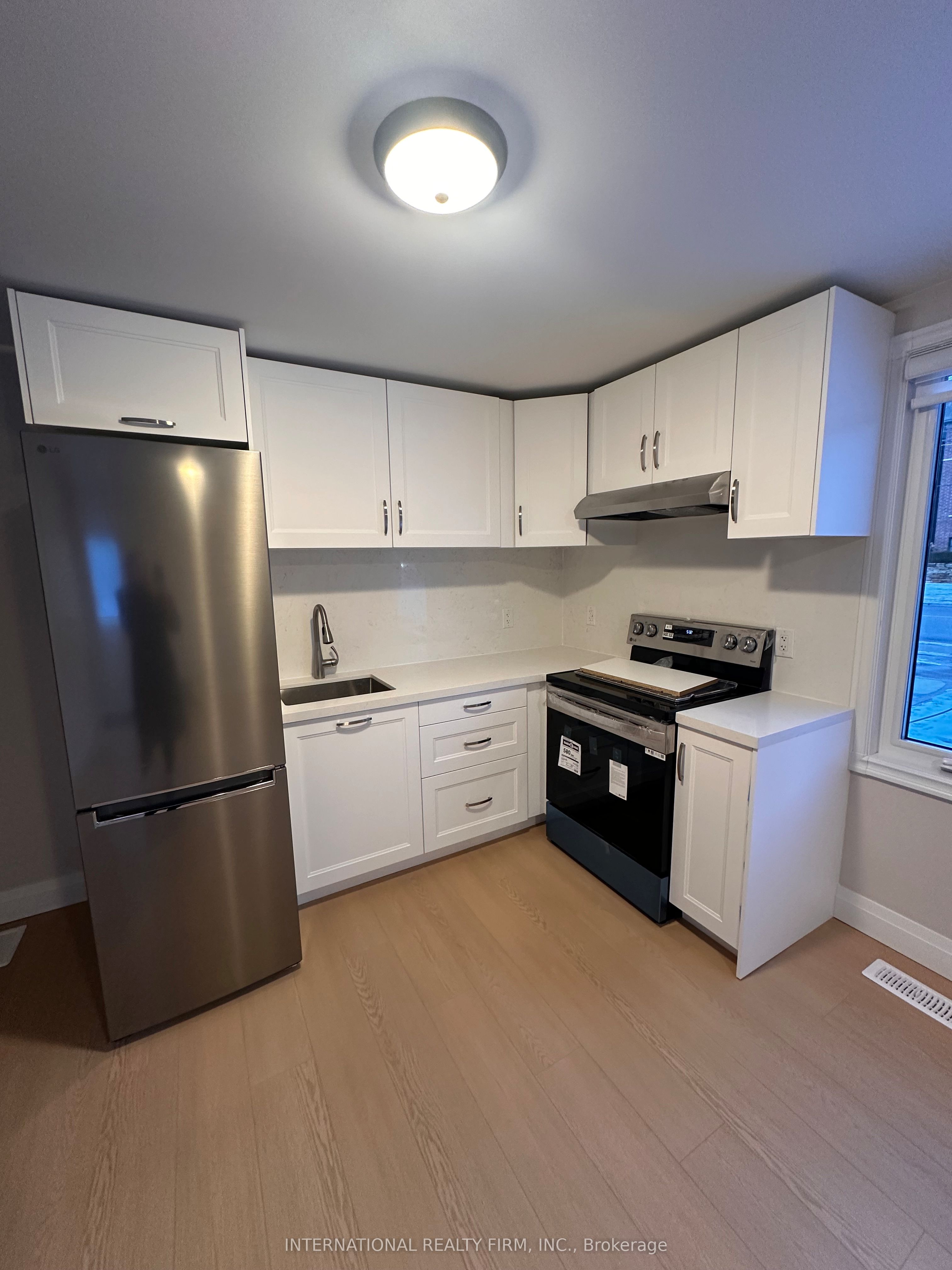 8326 Kipling Avenue (Front)