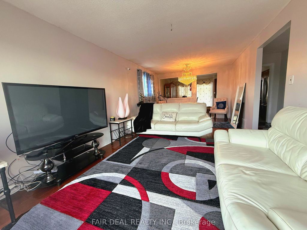 Photo of 3720 Brandon Gate Drive, Mississauga, ON L4T 3M8 (MLS # W12707776)