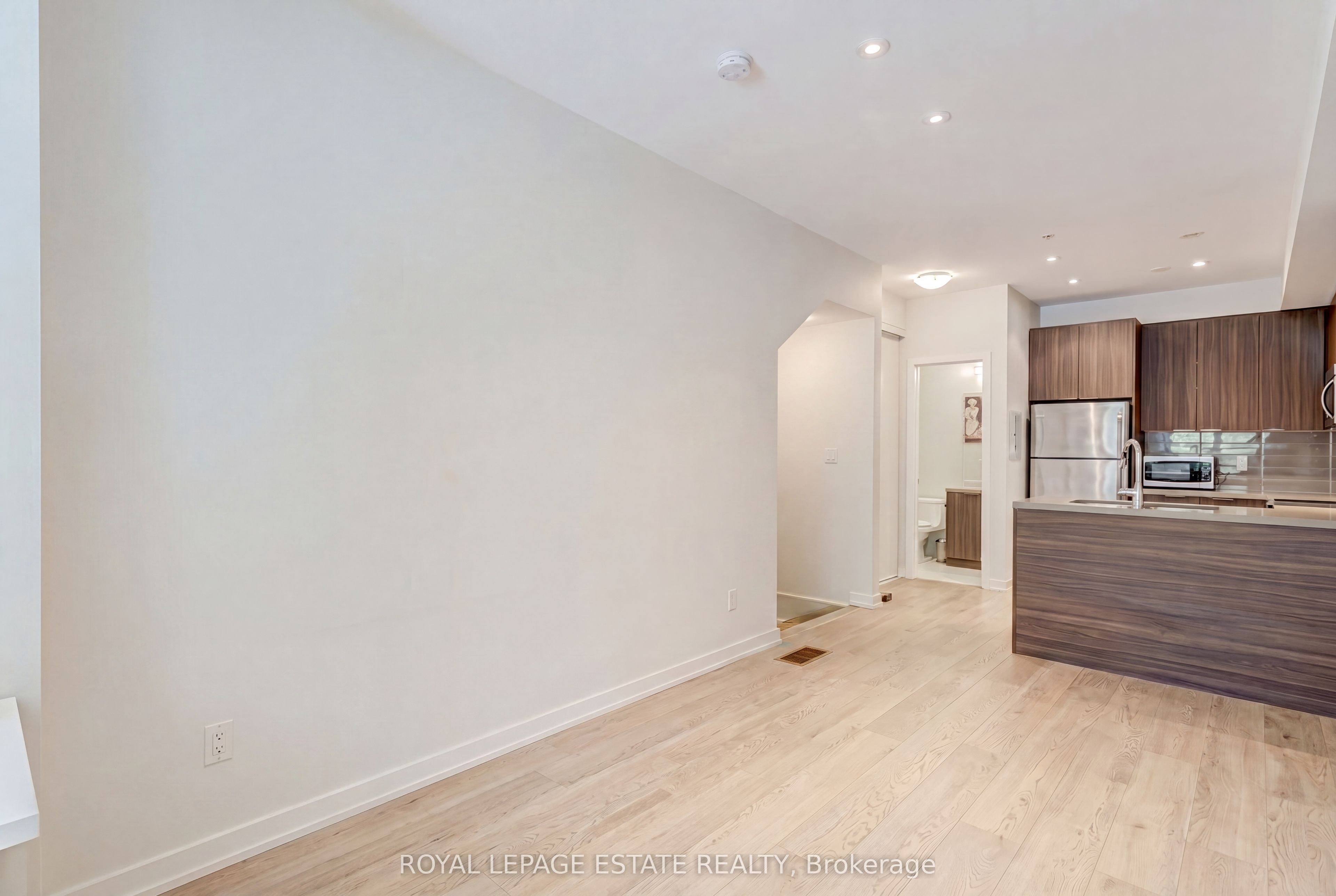140 Broadview Avenue 32
