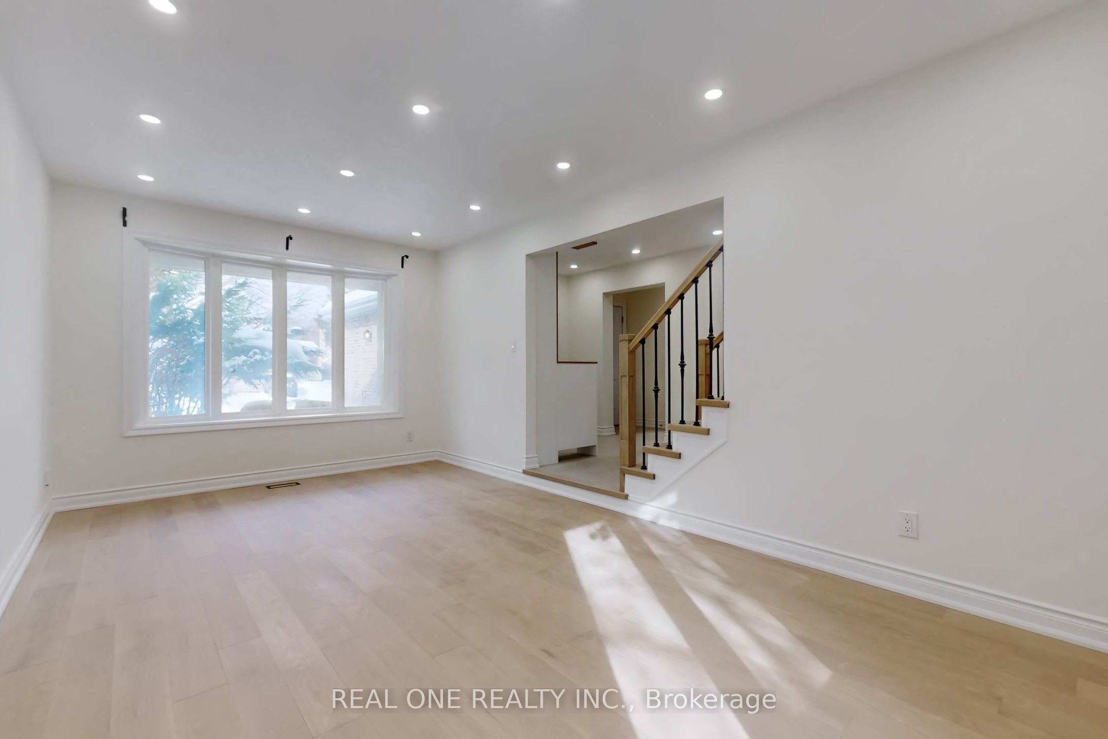 86 Breckonwood Crescent