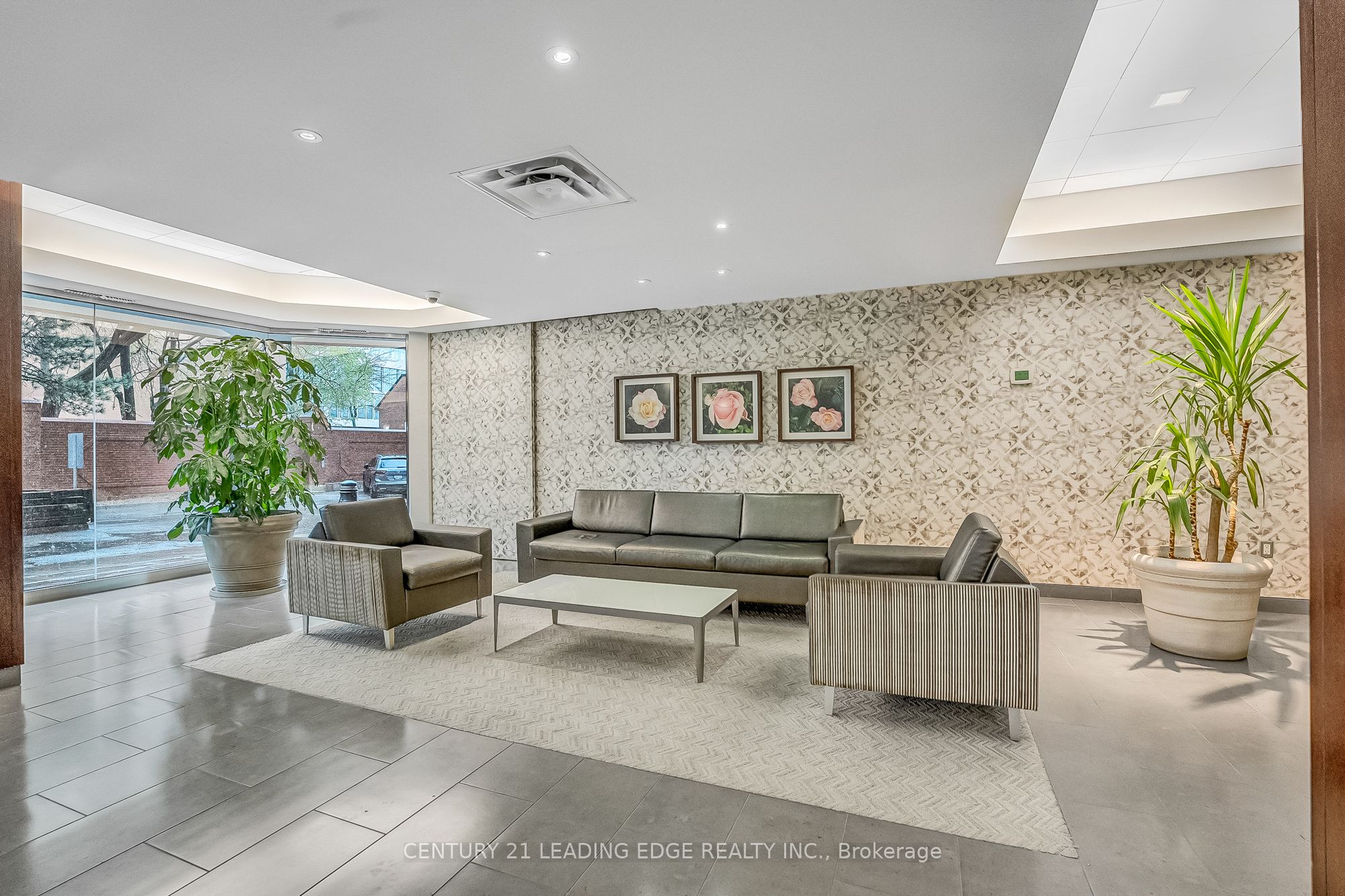 705 King Street W 805