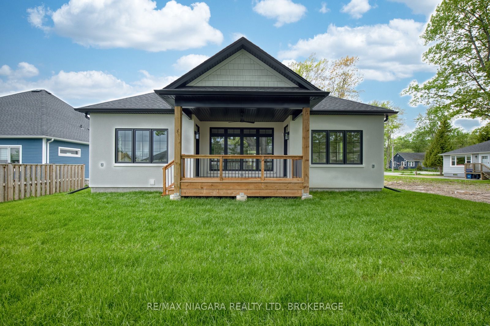 60 Pleasant Avenue N