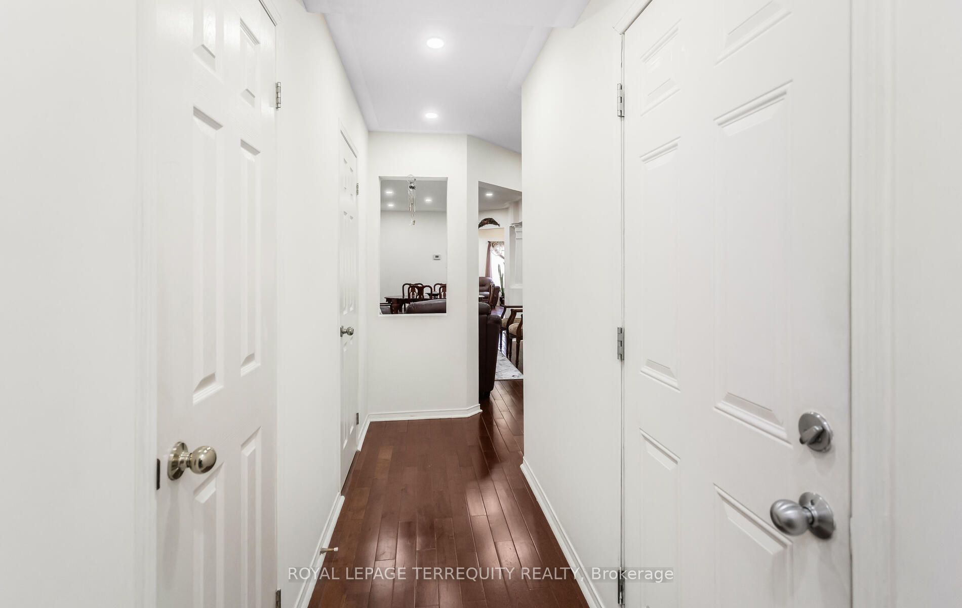 490 Orange Walk Crescent