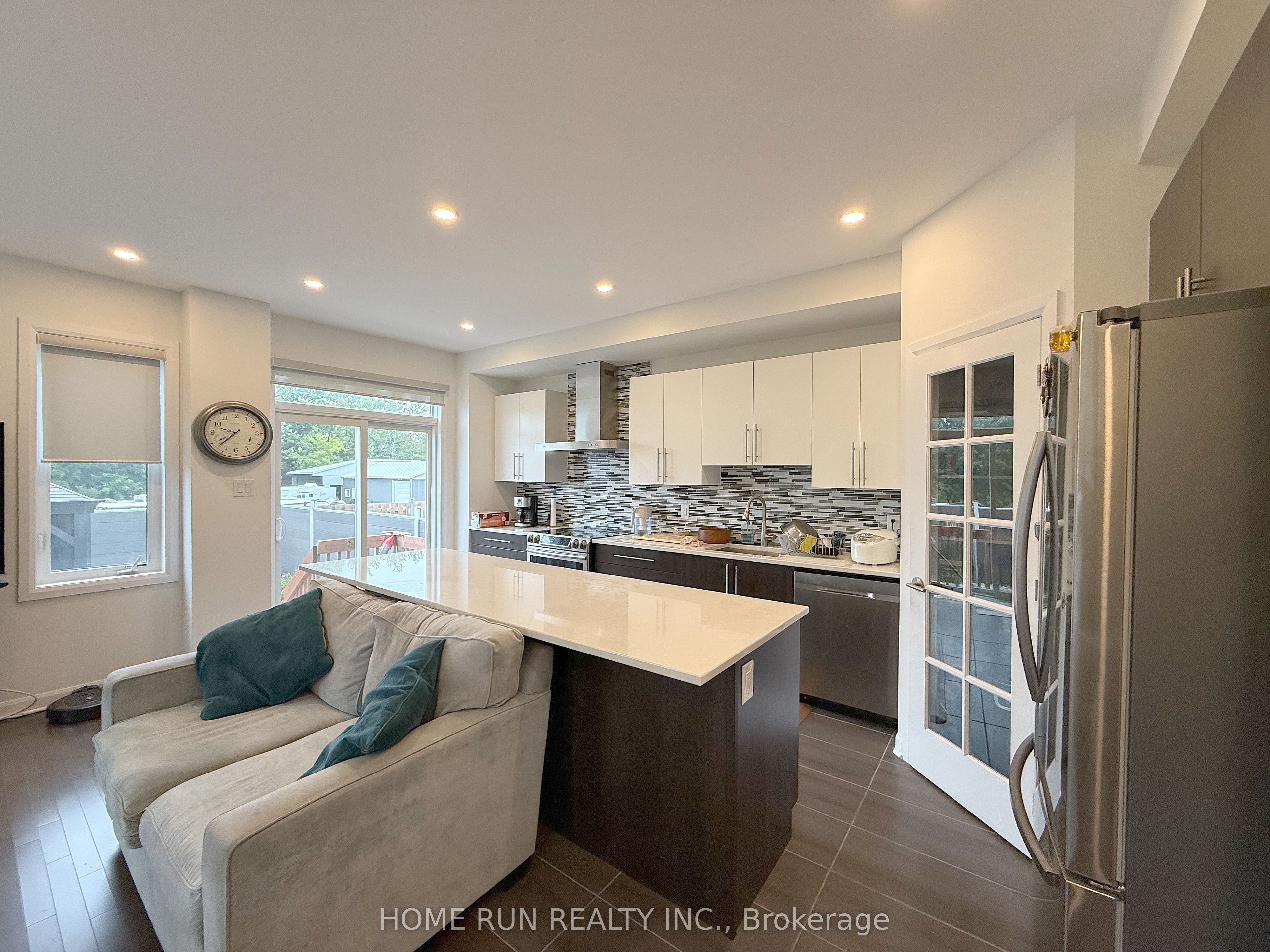 570 Clemency Crescent