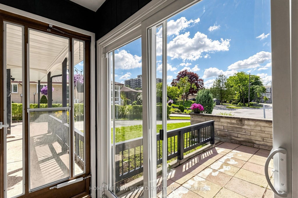 Photo of 12 Greyfriar Court, Toronto, ON M3N 2A9 (MLS # W13823342)