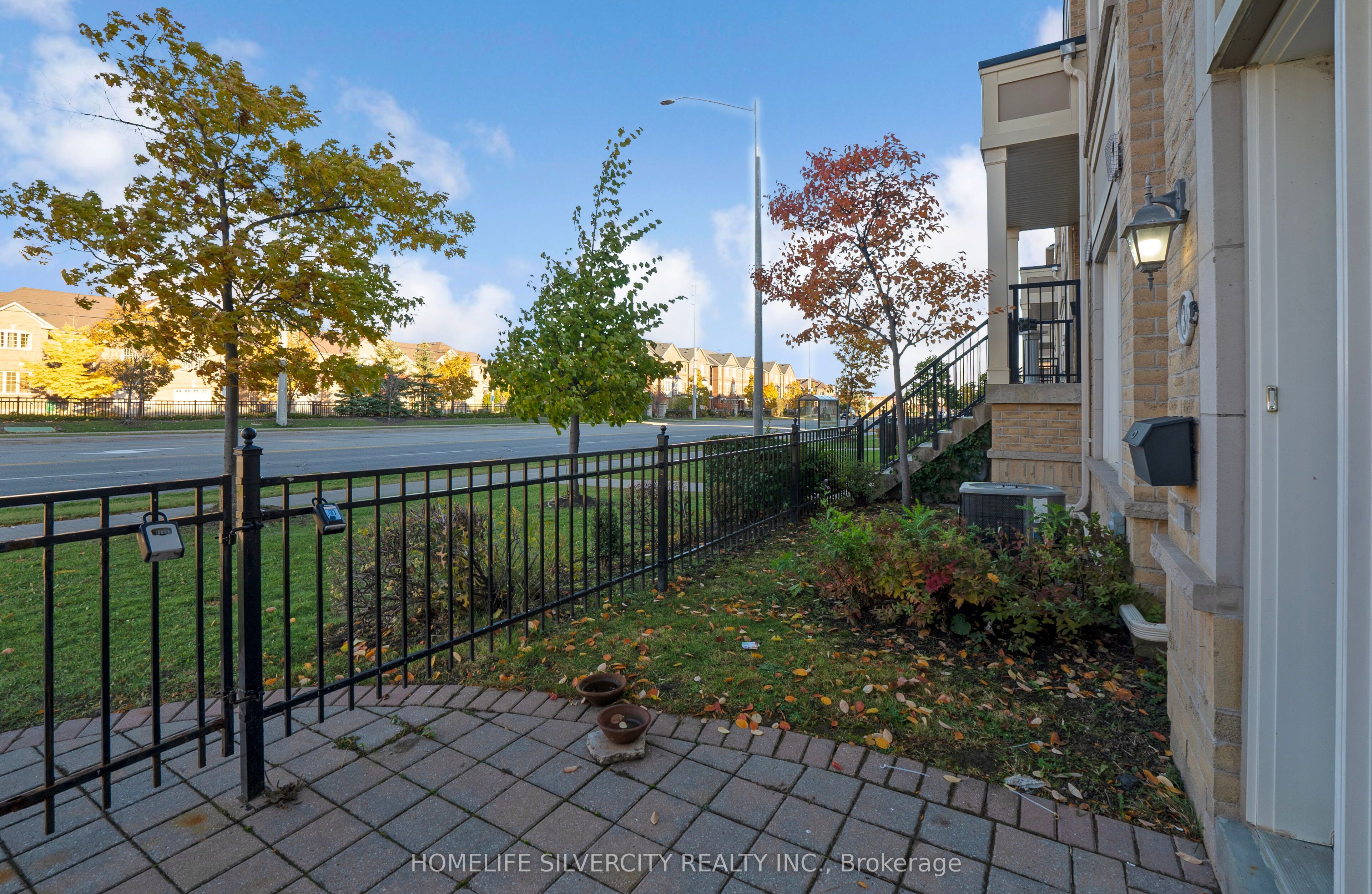 60 Fairwood Circle 38