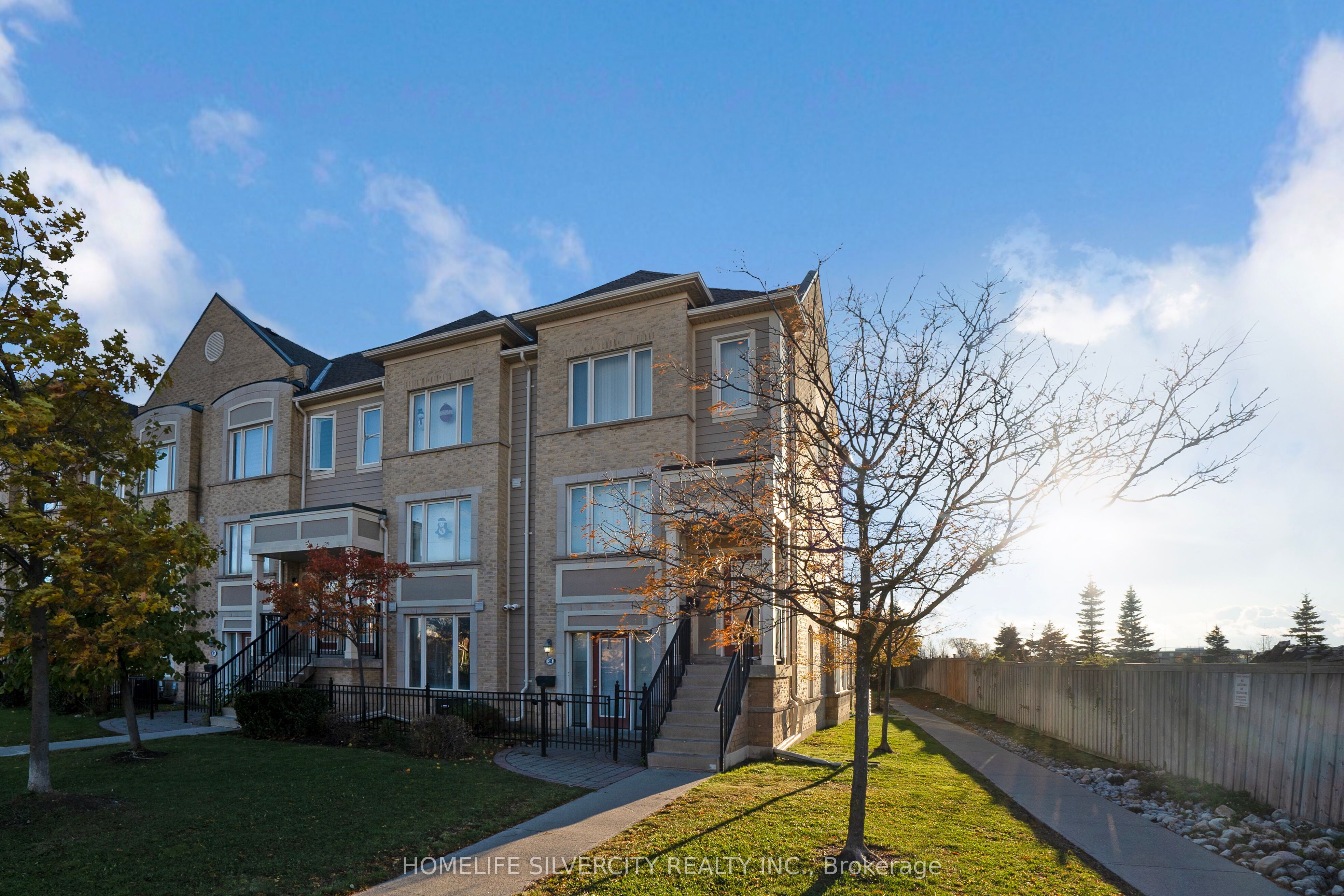 60 Fairwood Circle 38
