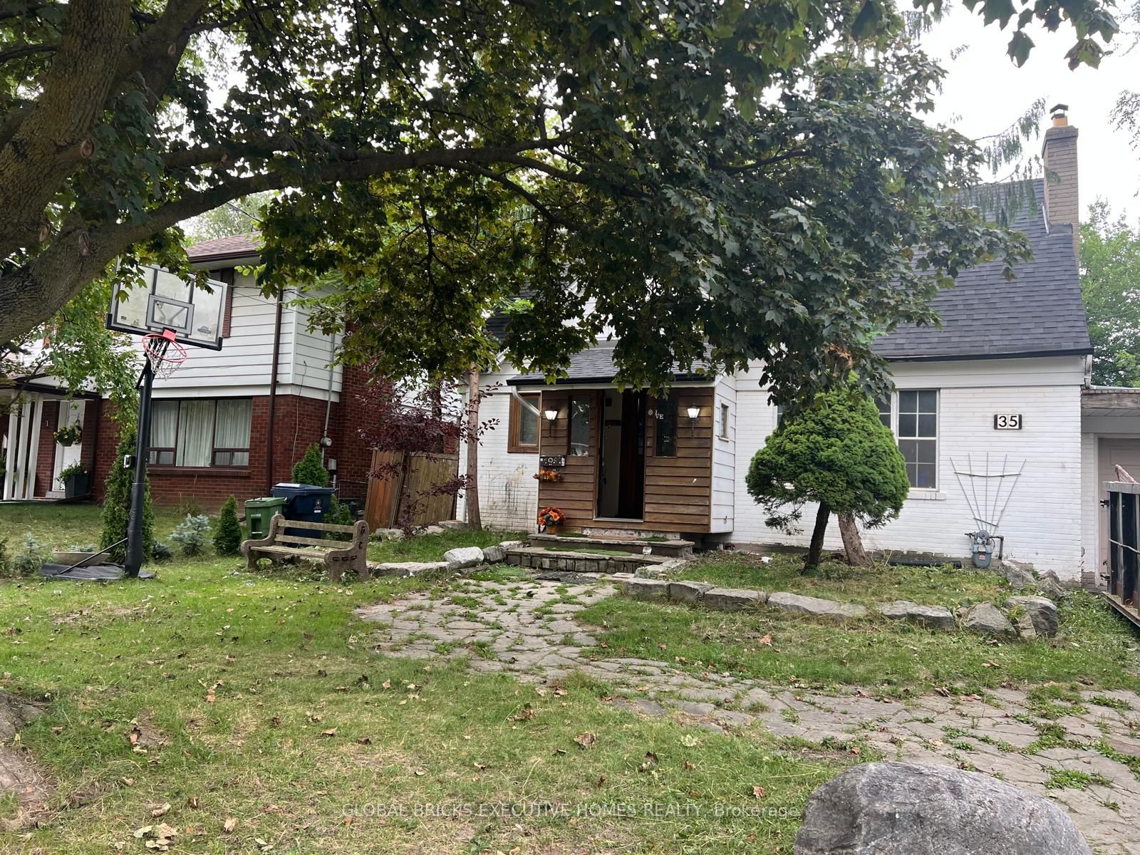 35 Luverne Avenue