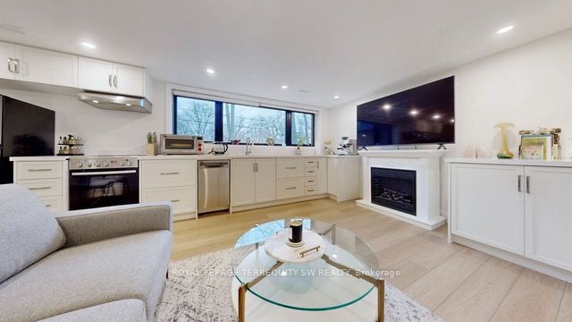 3170 The Credit Woodlands N/A Lower