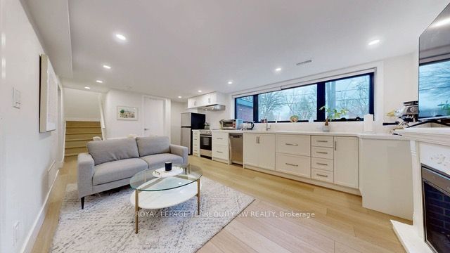 3170 The Credit Woodlands N/A Lower