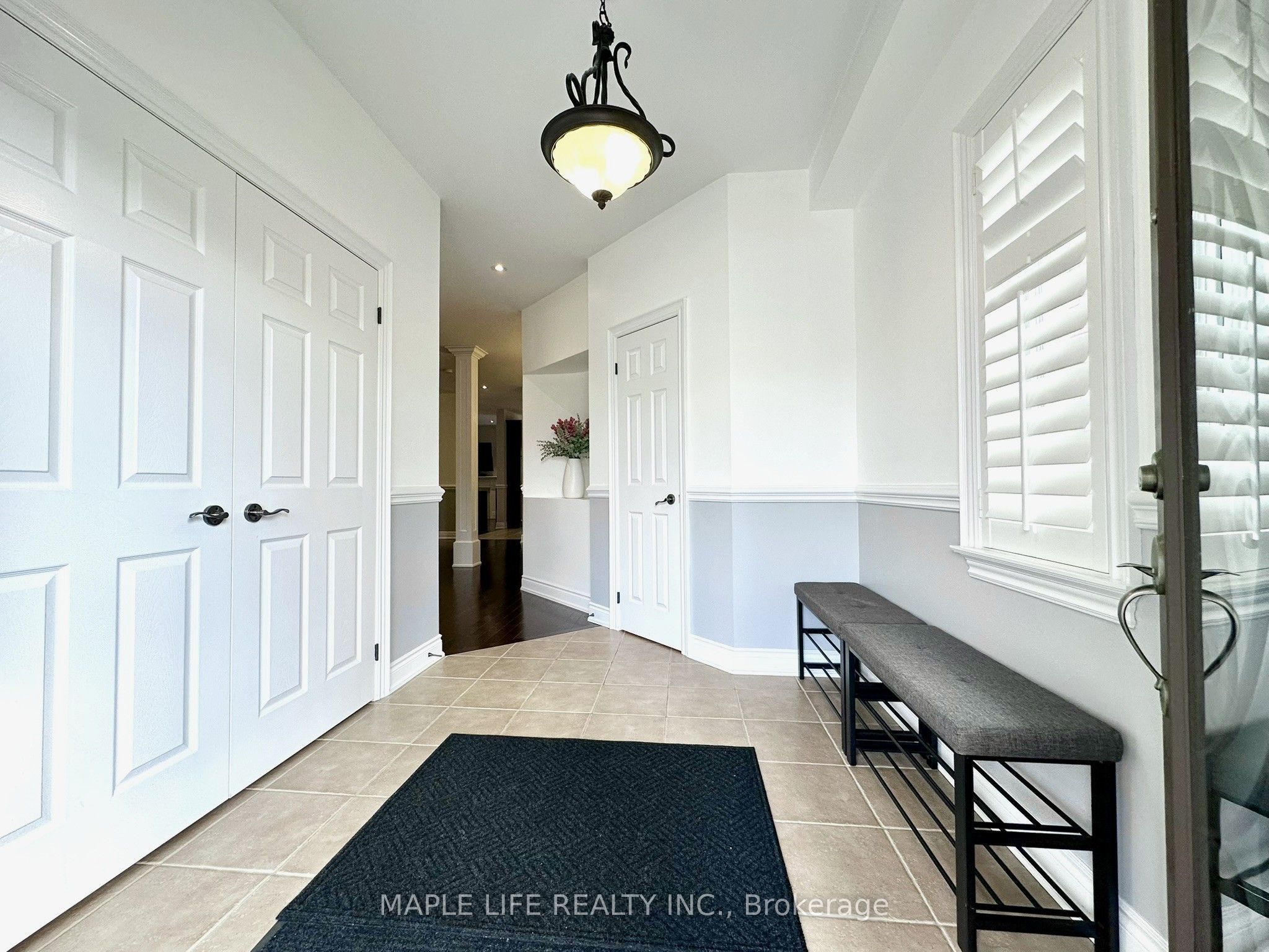 194 Twin Hills Crescent