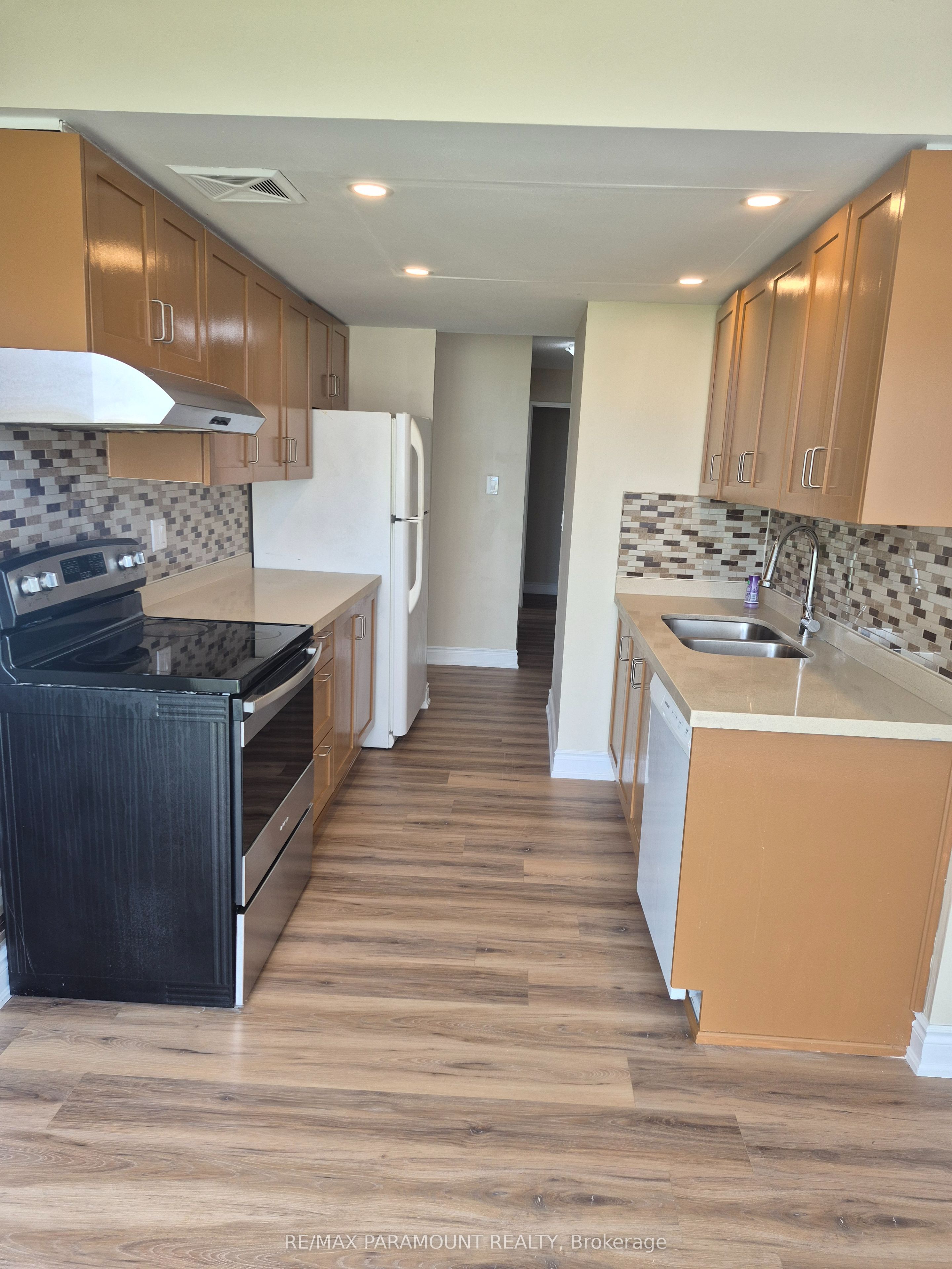 21 Markbrook Lane 911