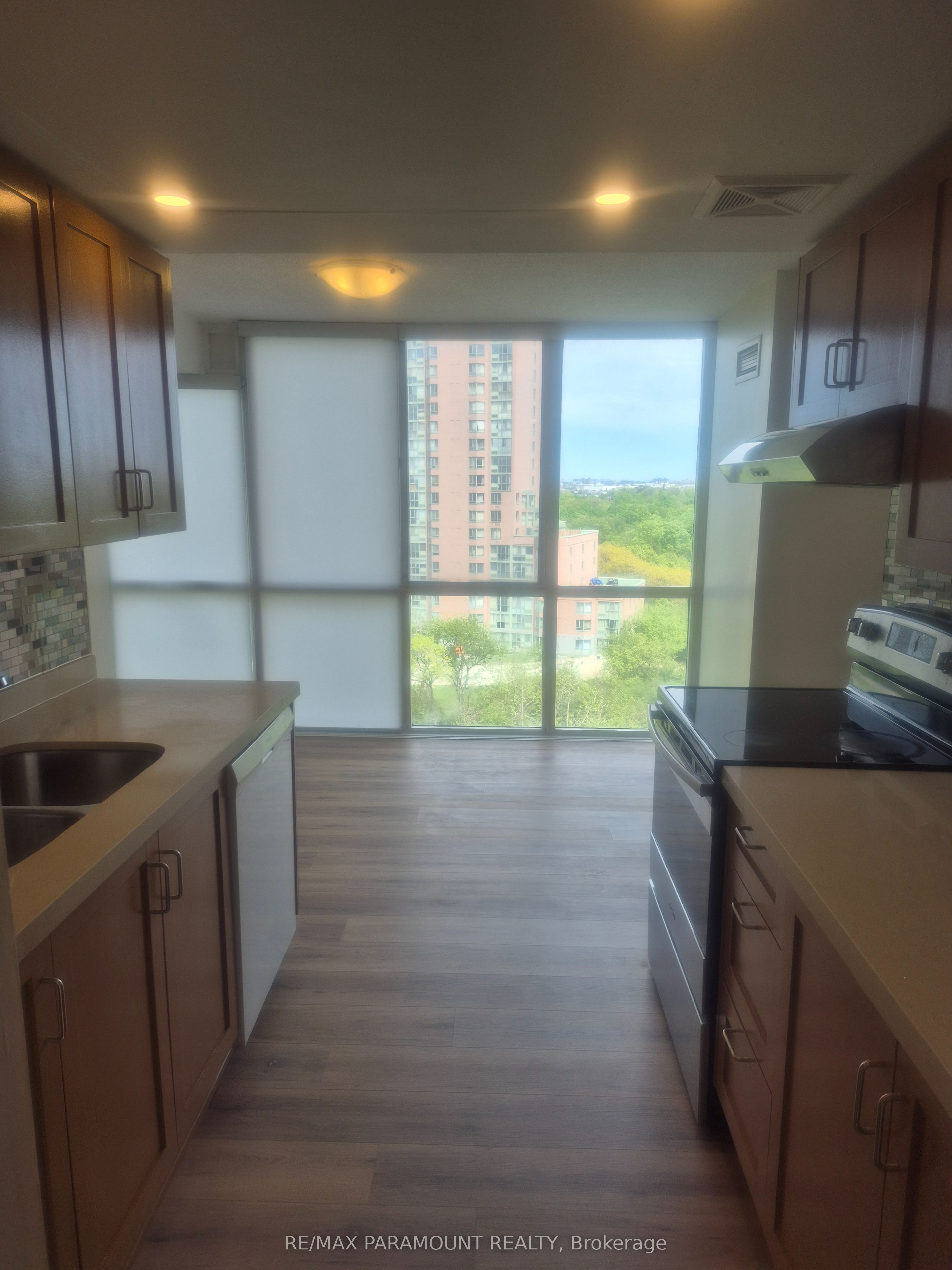 21 Markbrook Lane 911