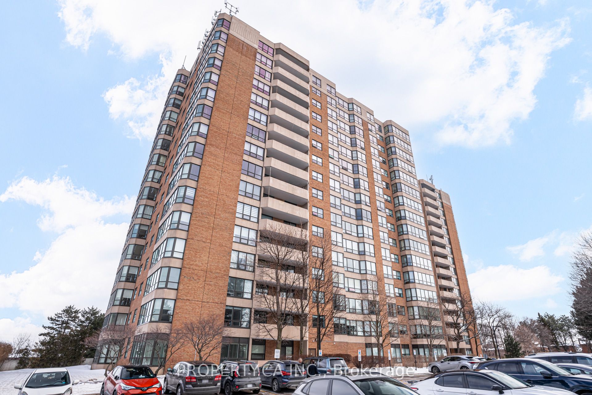 7601 Bathurst Street 1109