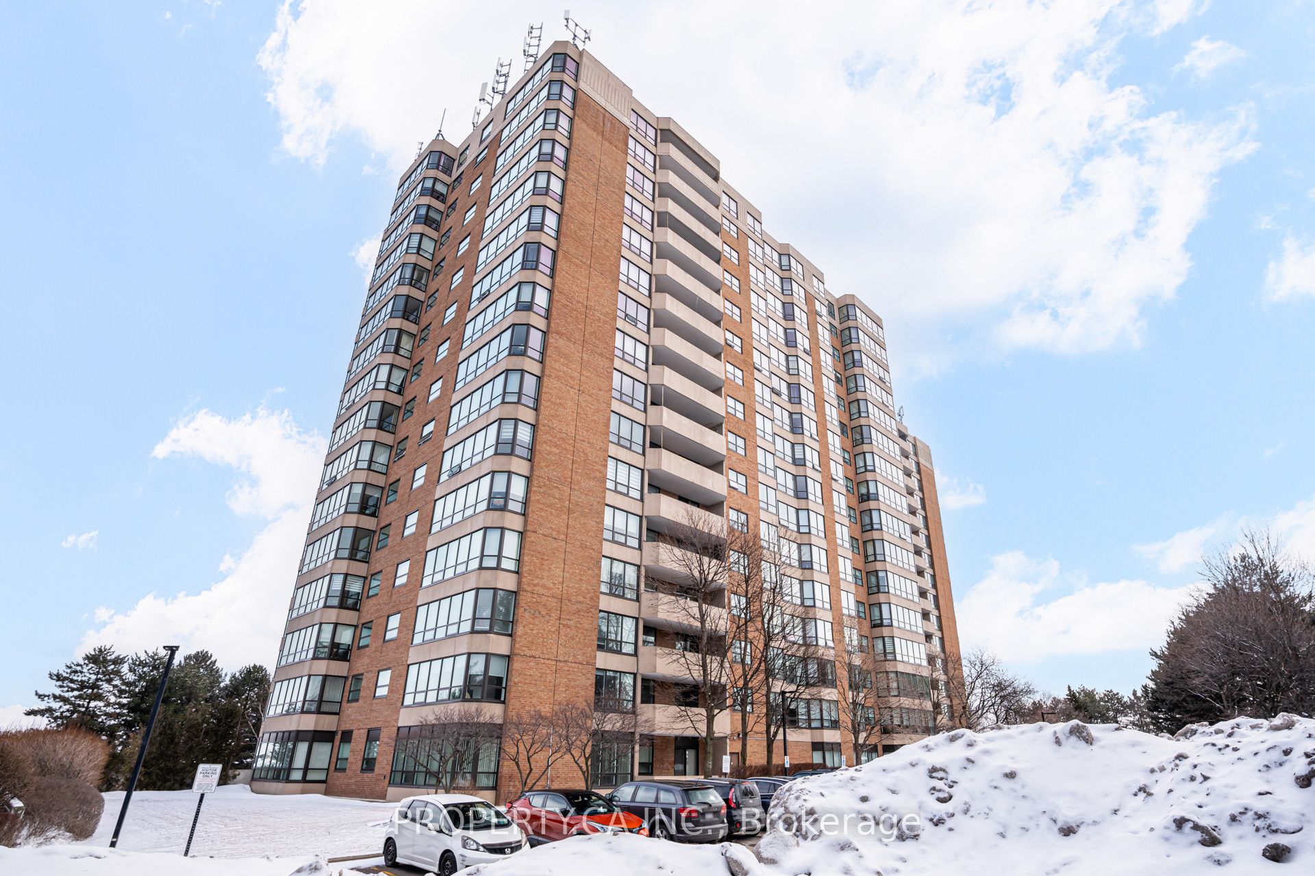 7601 Bathurst Street 1109
