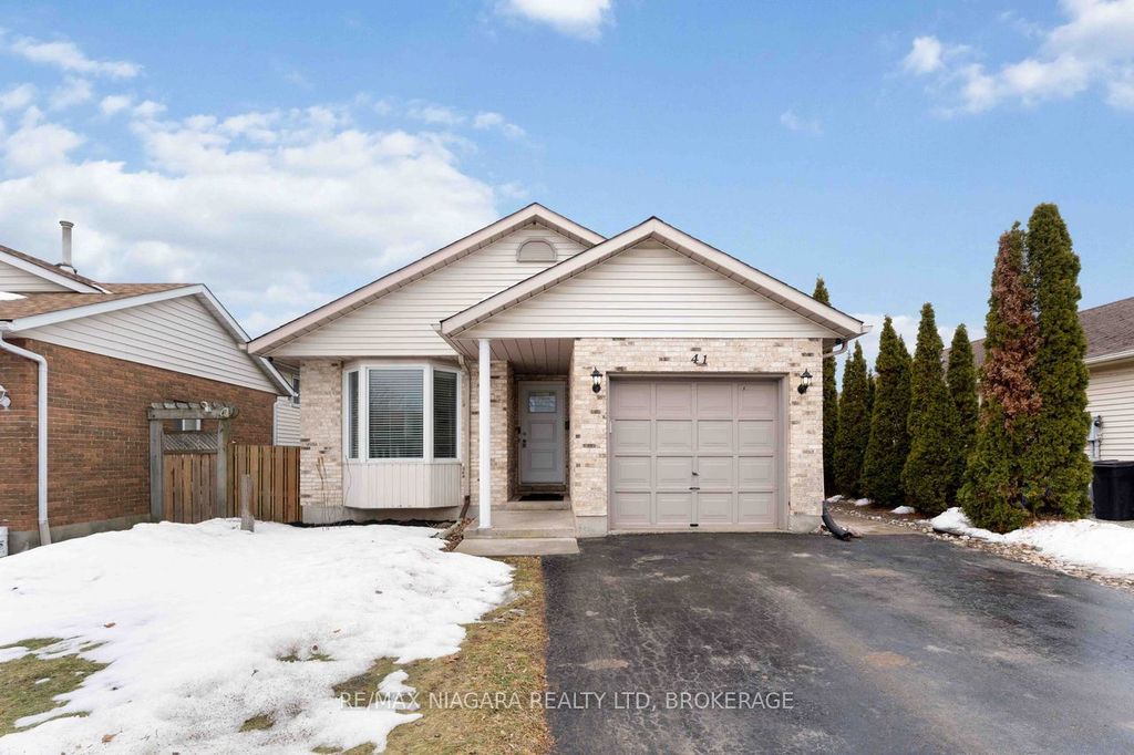 Photo of 41 Eastwood Drive, Welland, ON L3C 6W1 (MLS # X12858242)