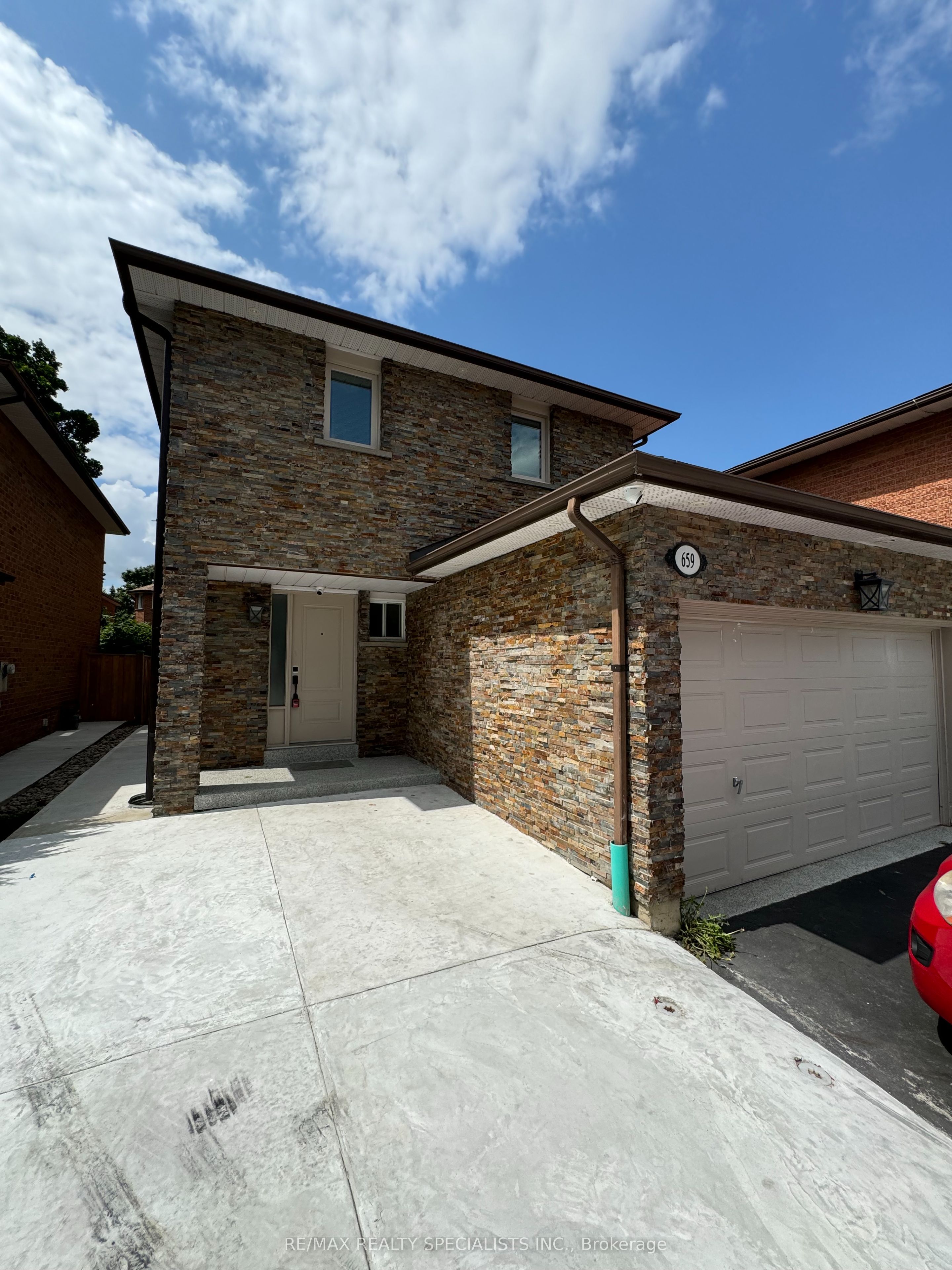 659 Roselaire Trail Unit #1