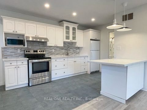 2116 Mountainside Drive Unit 2 Burlington ON L7P 1B2