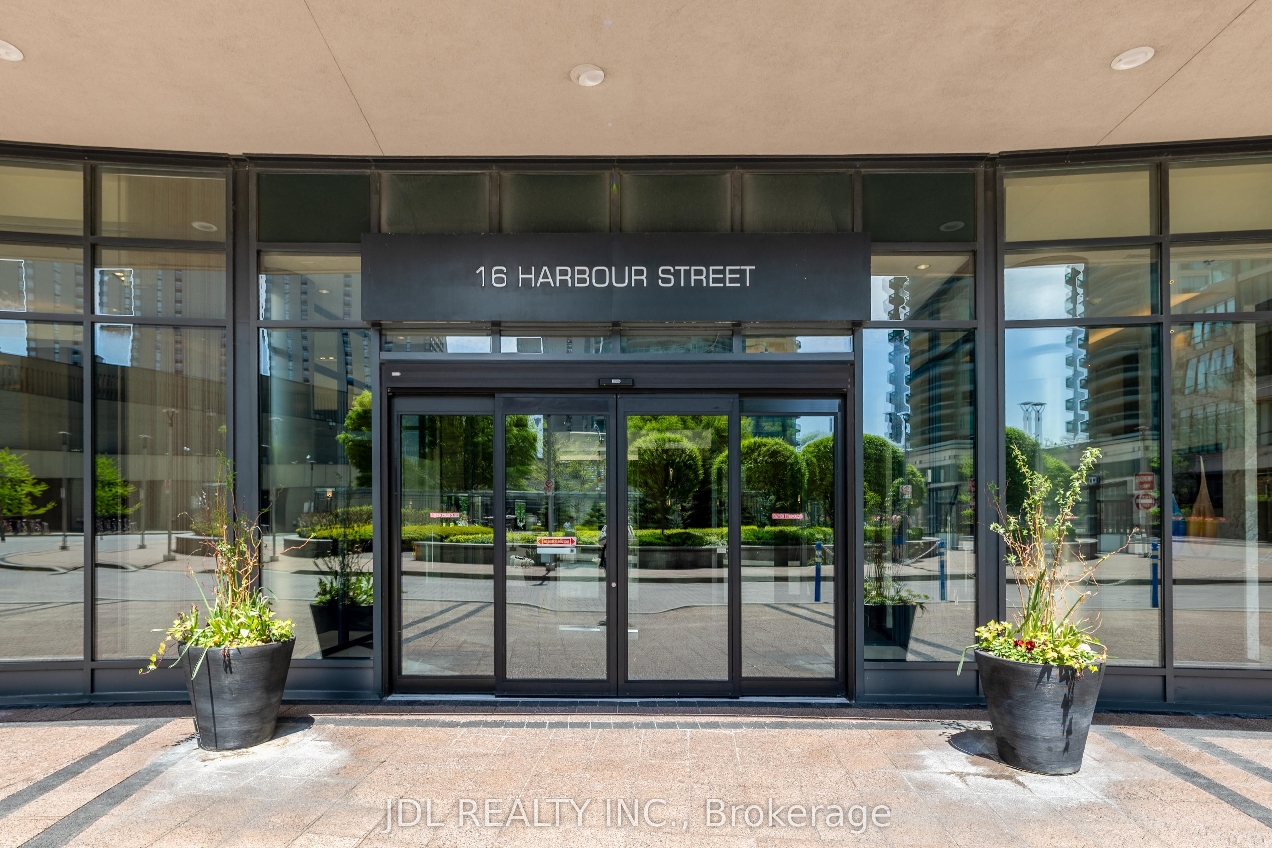 16 Harbour Street 4006