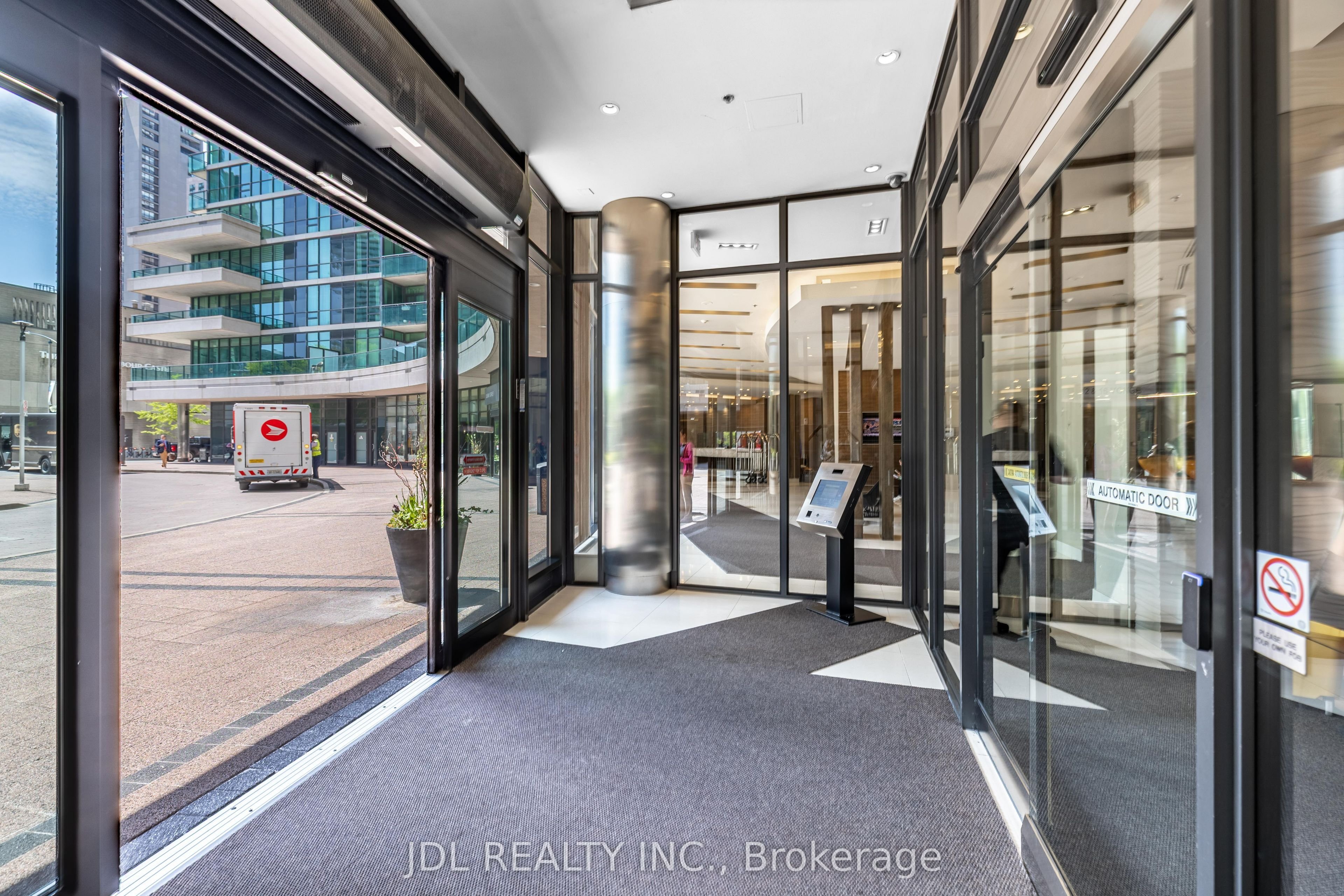 16 Harbour Street 4006