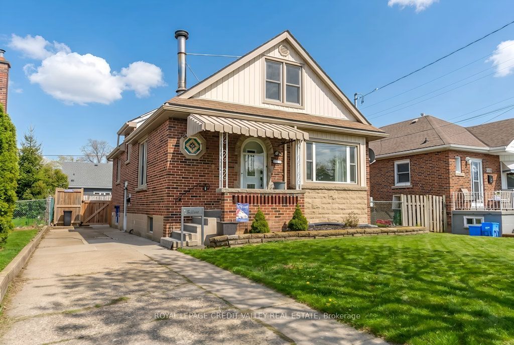 Photo of 117 Glencarry Avenue, Hamilton, ON L8K 3R5 (MLS # X13078876)