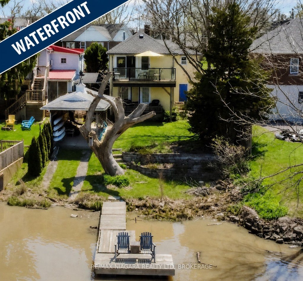 Photo of 70 RIVERSIDE Drive, Welland, ON L3C 5E2 (MLS # X13689316)