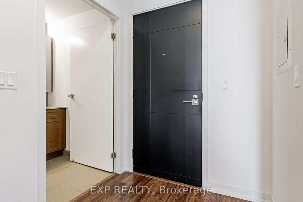 Photo of 98 Lillian Street #1018, Toronto, ON M4S 0A5 (MLS # C12373266)