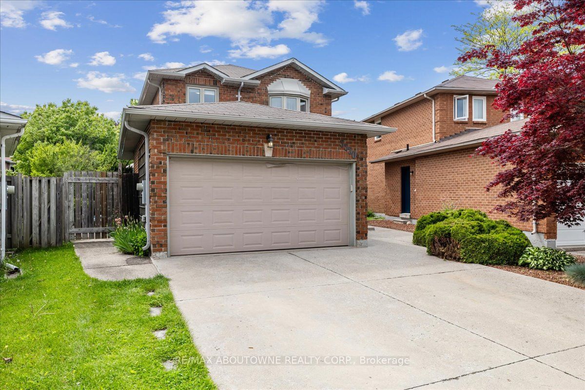 3350 Columbine Crescent