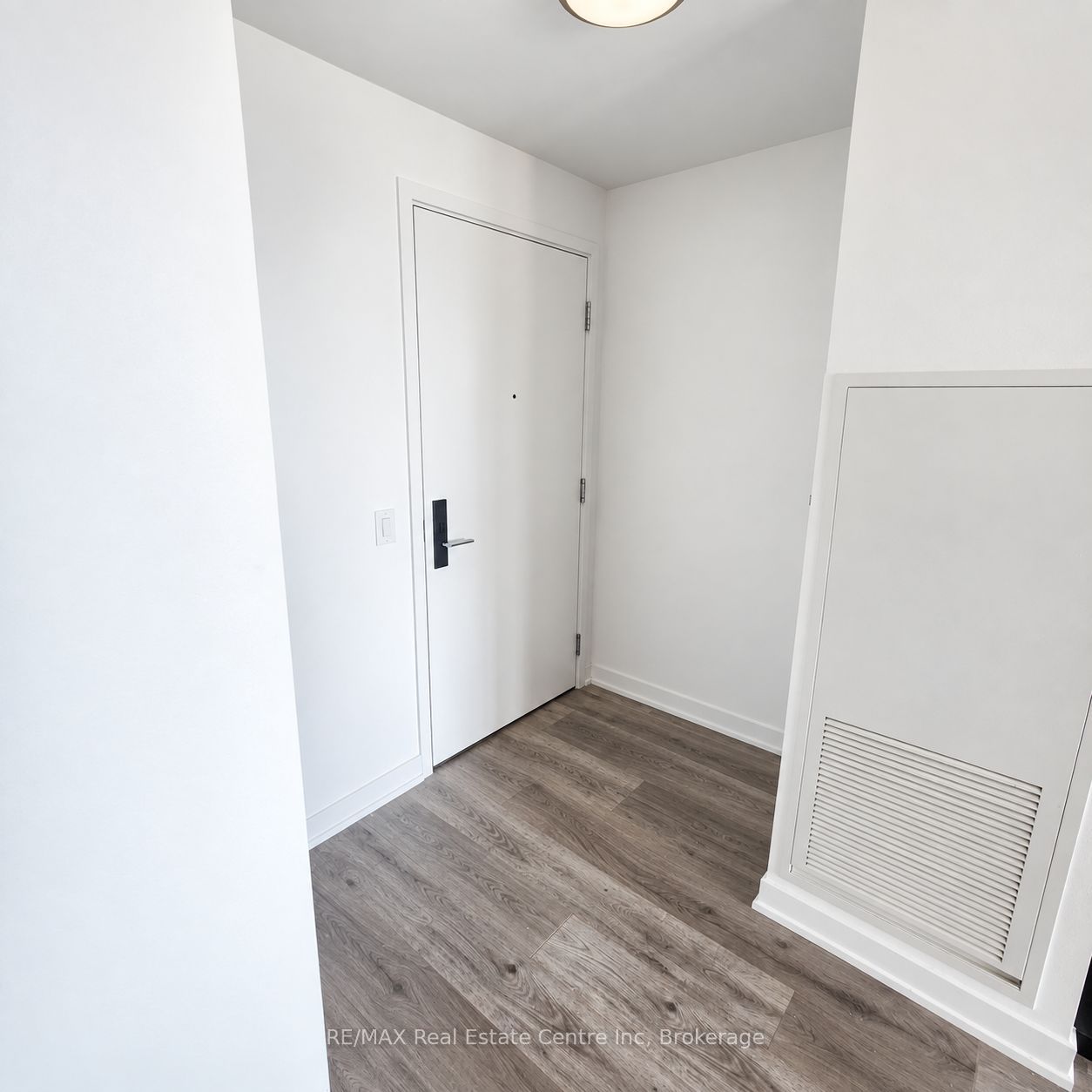 285 Dufferin Street 328