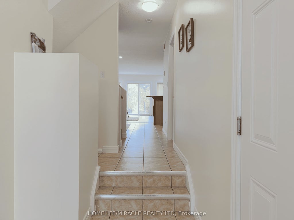 Photo of 78 Colton Circle, Kitchener, ON N2A 4K4 (MLS # X13422570)