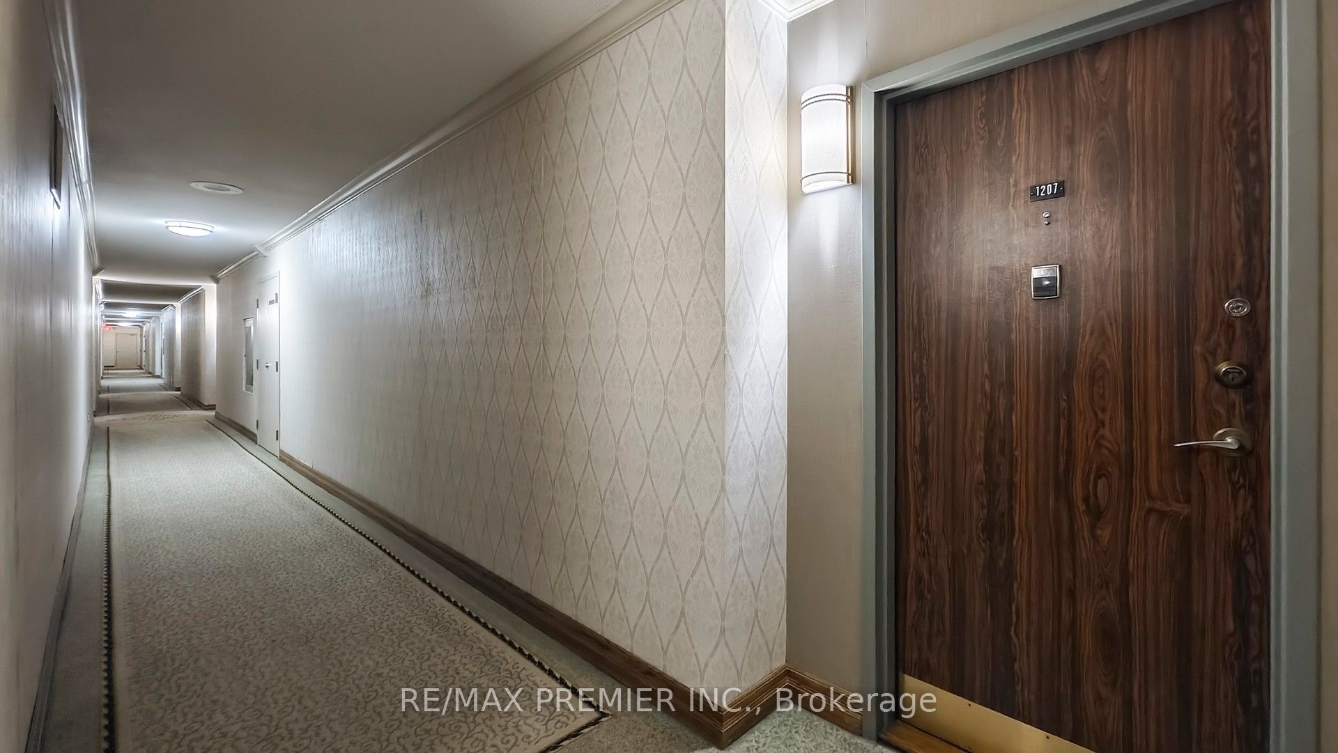 812 Burnhamthorpe Road 1207