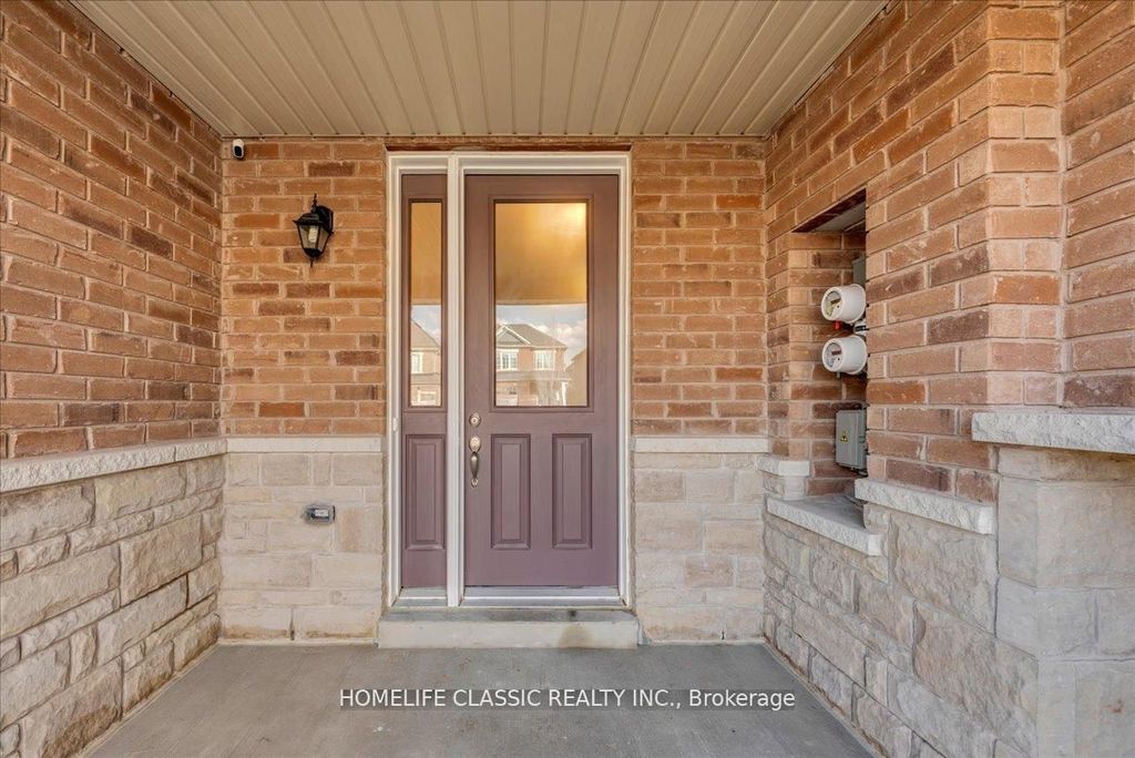 Photo of 82 Blackberry Valley Crescent, Caledon, ON L7C 3Z8 (MLS # W13114646)