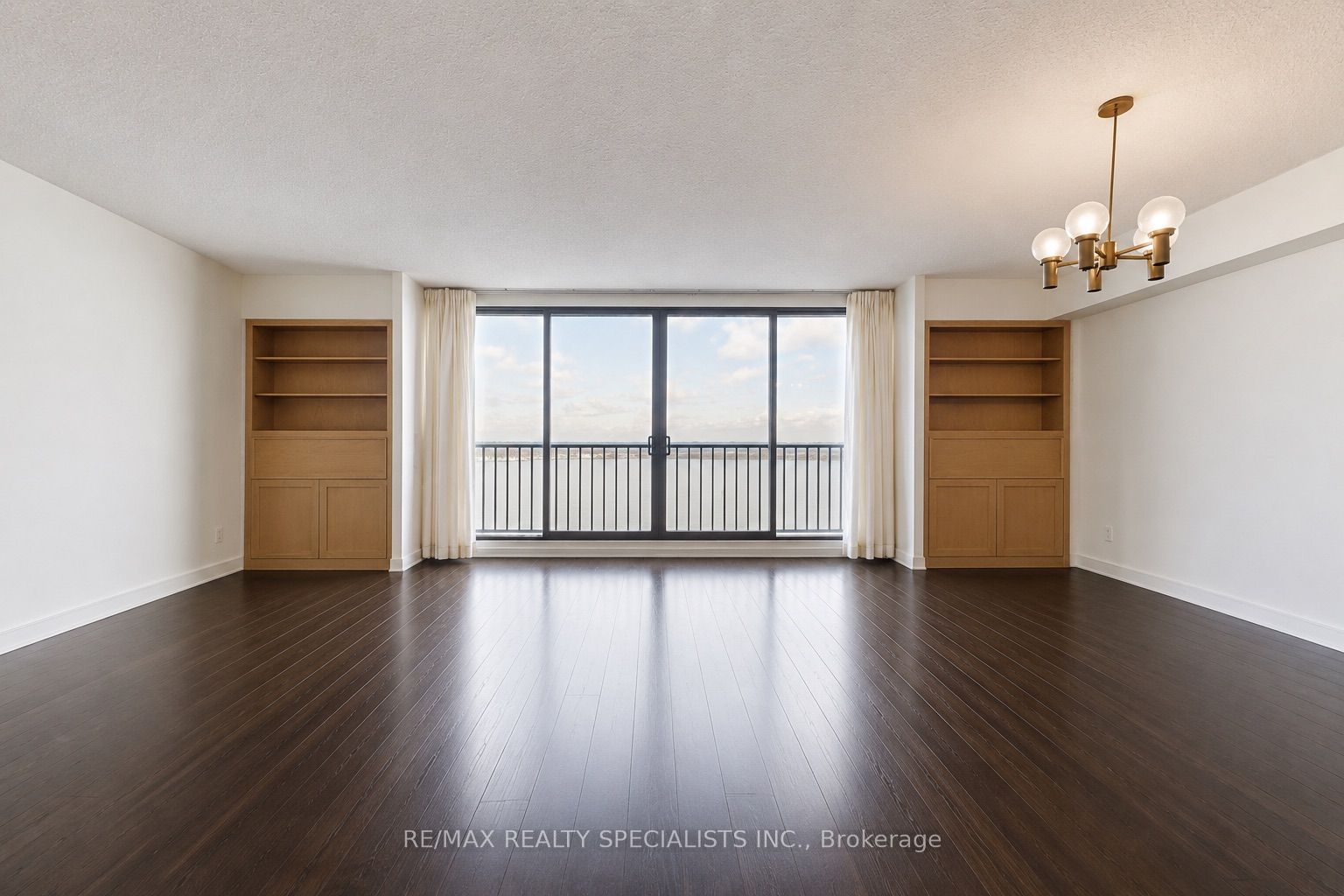 33 Harbour Square 1207