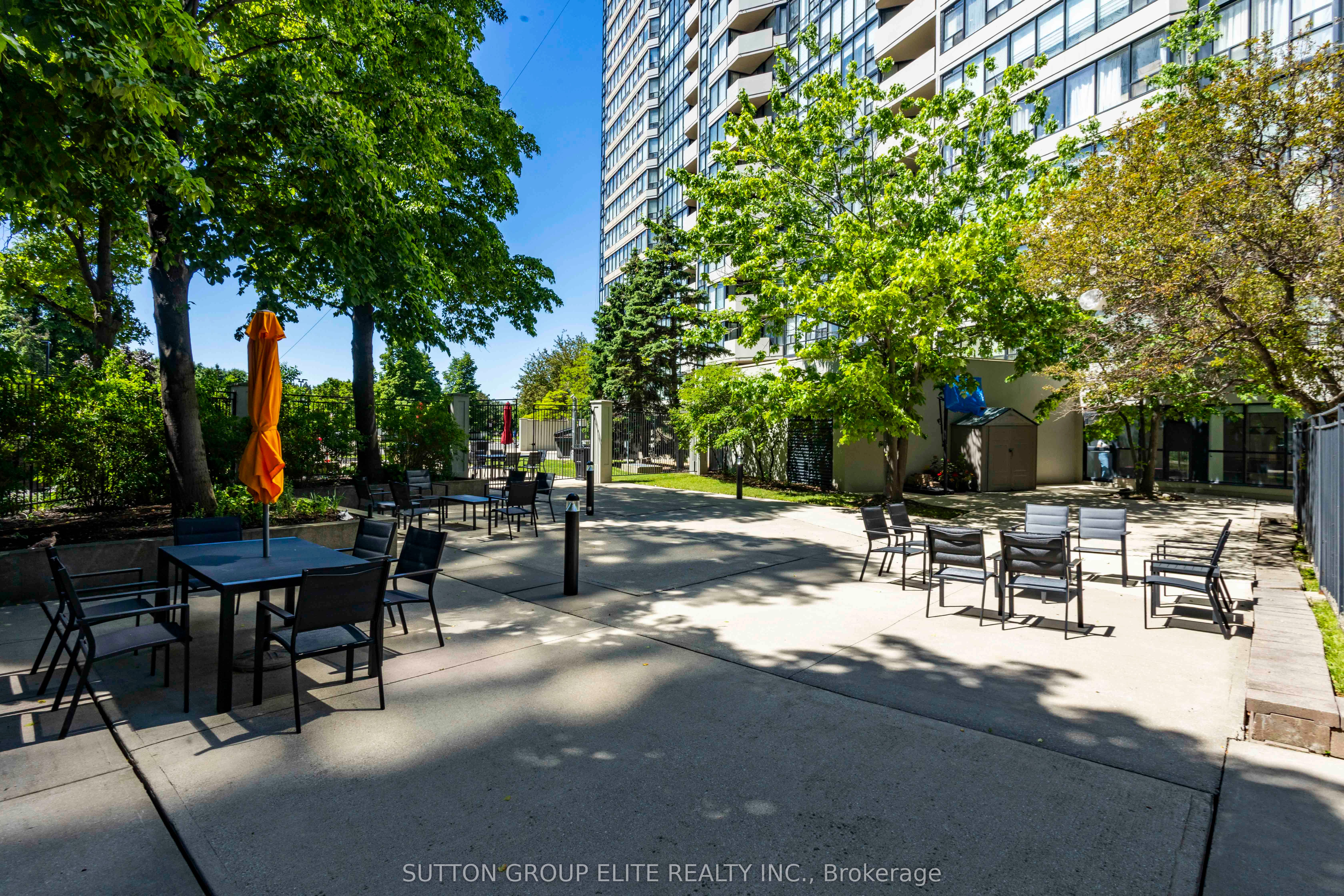 330 Rathburn Road W 1206