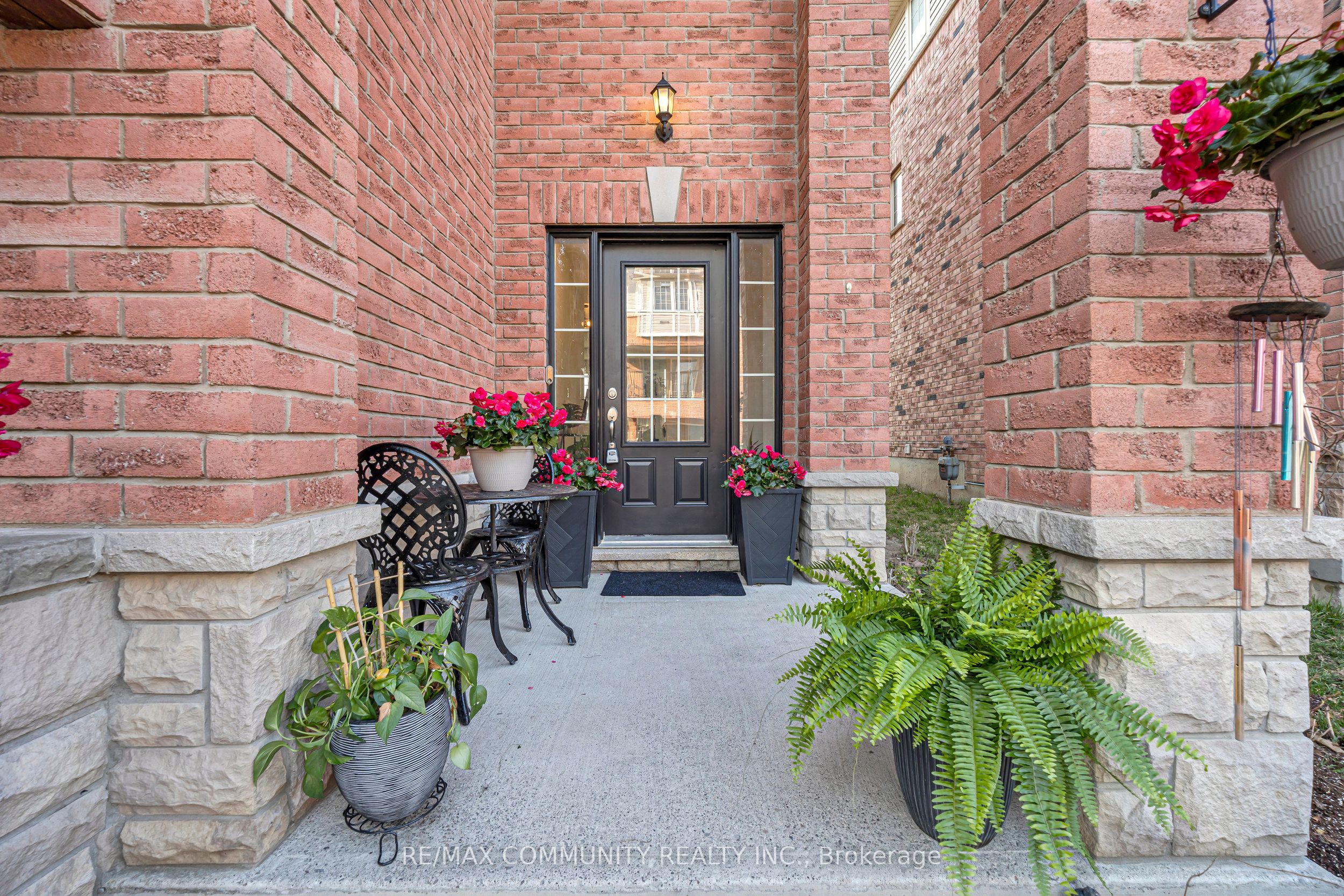 473 Rossland Road E