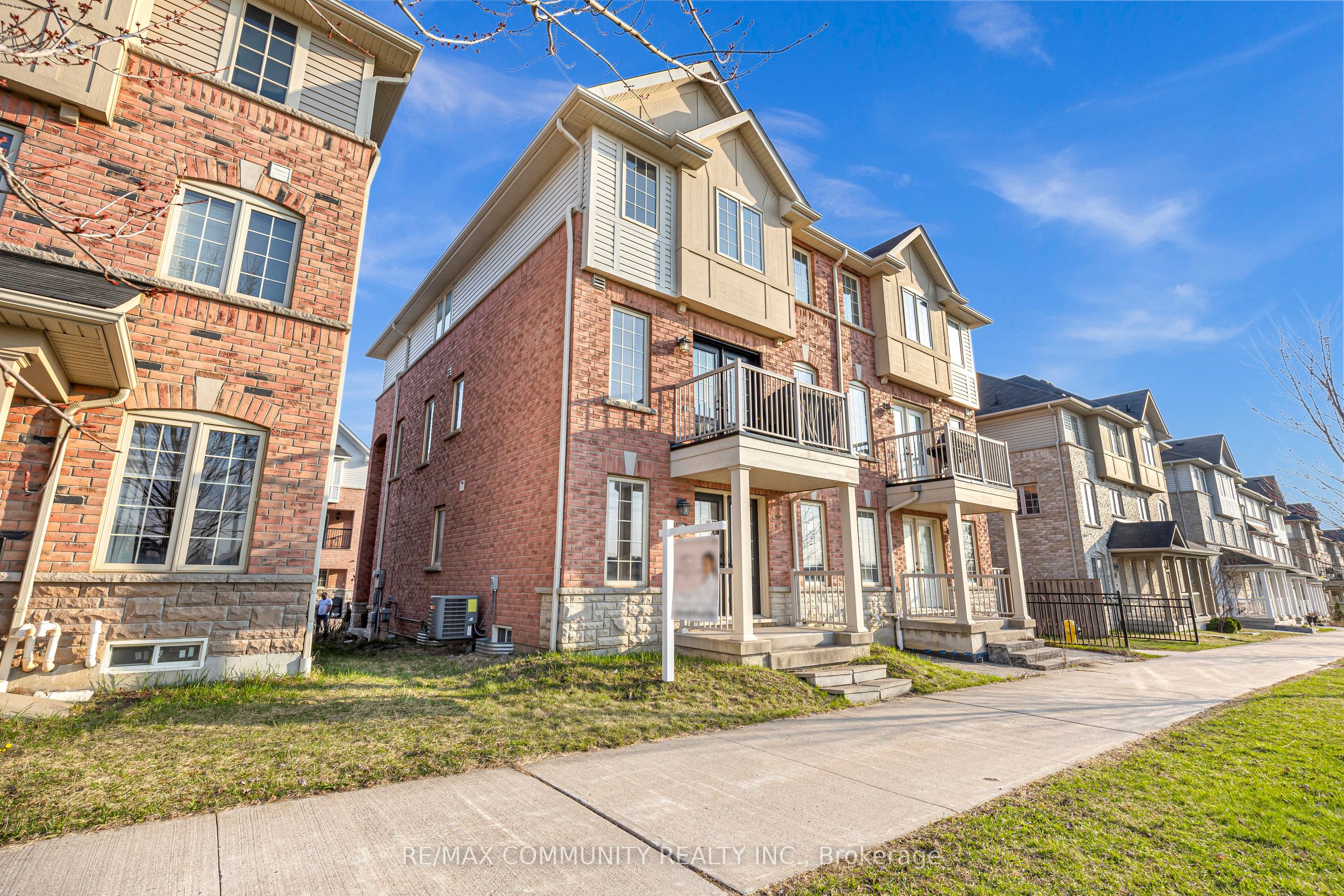 473 Rossland Road E
