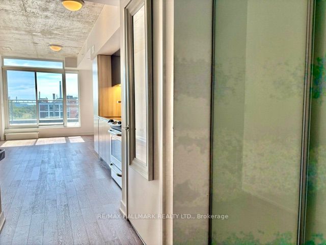 1238 Dundas Street E 709