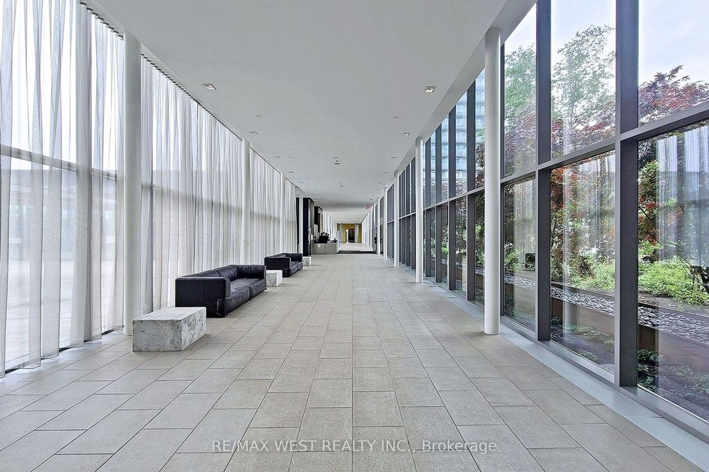 Photo of 103 The Queensway N/A W #813, Toronto, ON M6S 5B3 (MLS # W12658654)