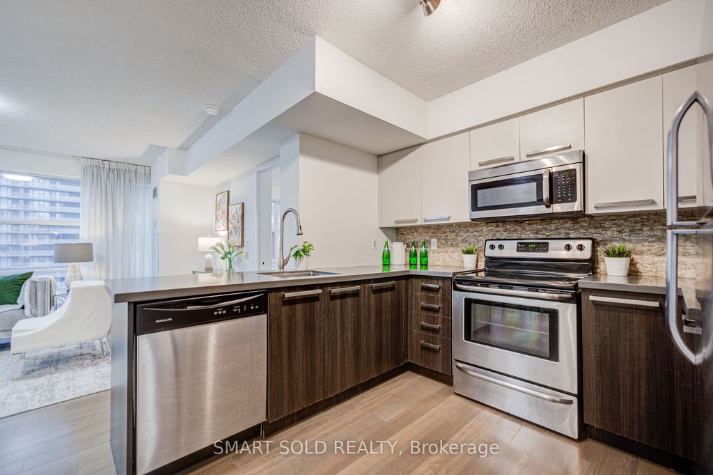 Photo of 11 St Joseph Street #1612, Toronto, ON M4Y 1J8 (MLS # C12614692)